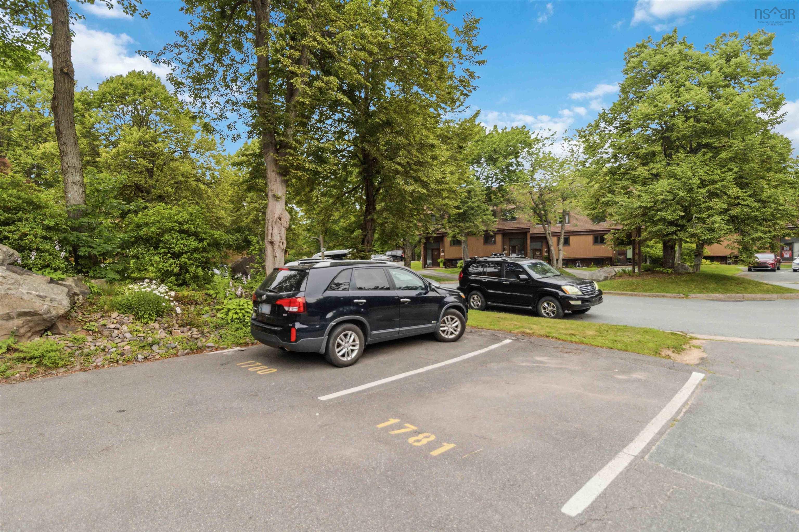 $369,900.00: 14 Hanover Court, Clayton Park