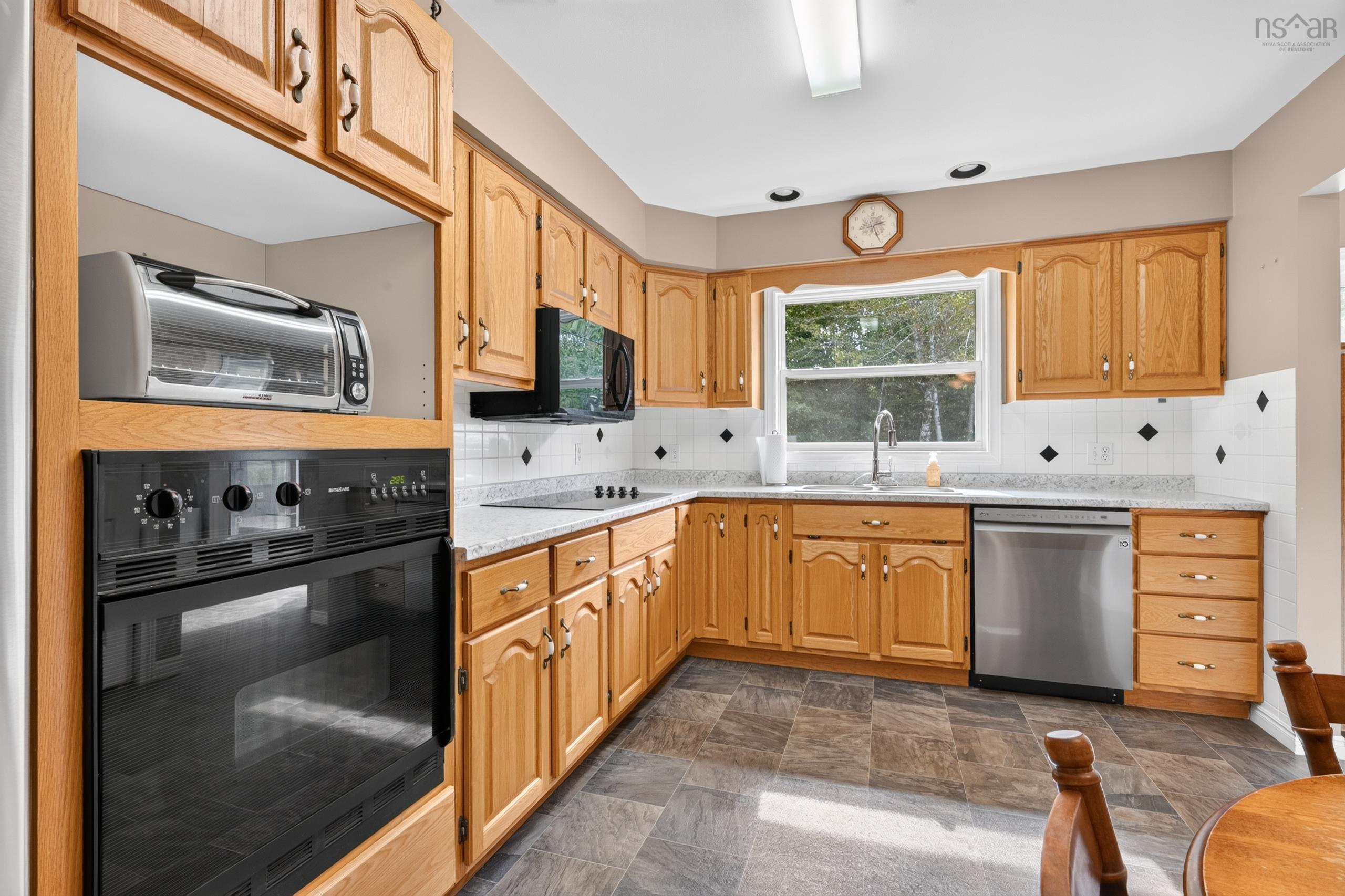 $479,000.00: 21 Westdale Drive, Howie Centre