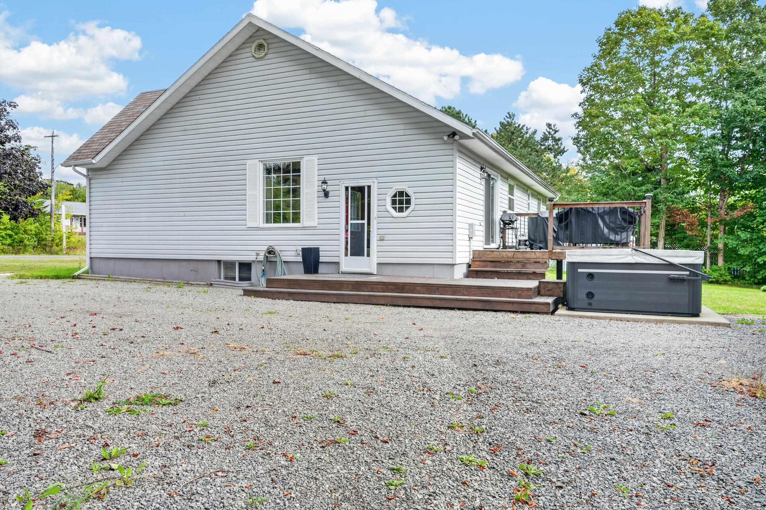 $479,000.00: 21 Westdale Drive, Howie Centre