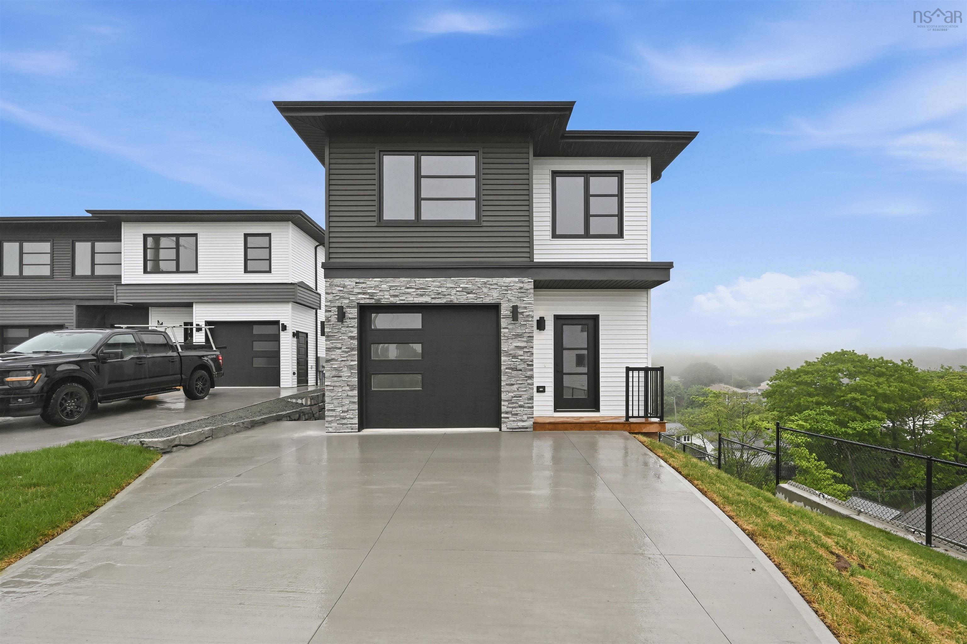 $859,900.00: 65 Grenoble Court, Long Lake
