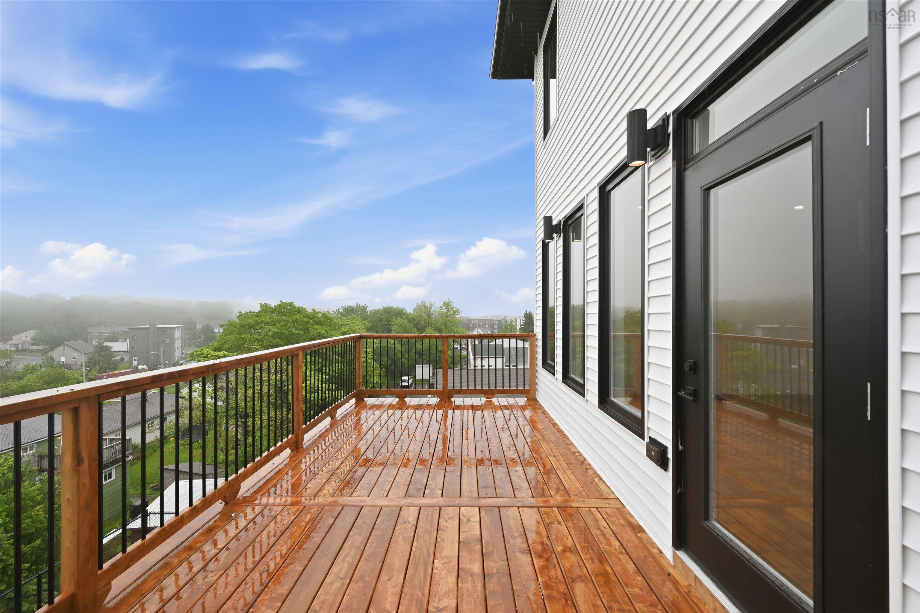 $859,900.00: 65 Grenoble Court, Long Lake