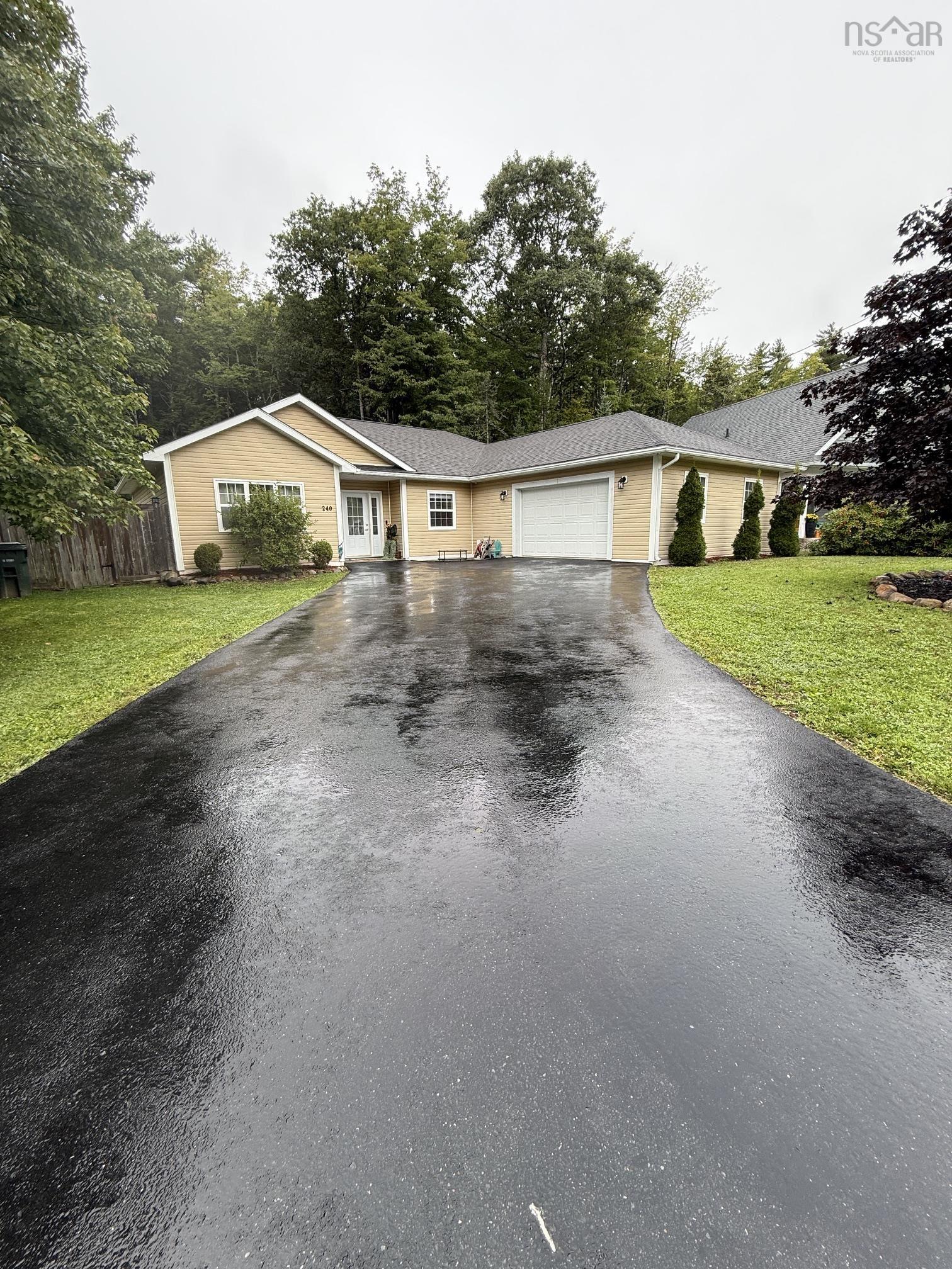 $489,900.00: 240 Winburn Avenue, Bridgewater