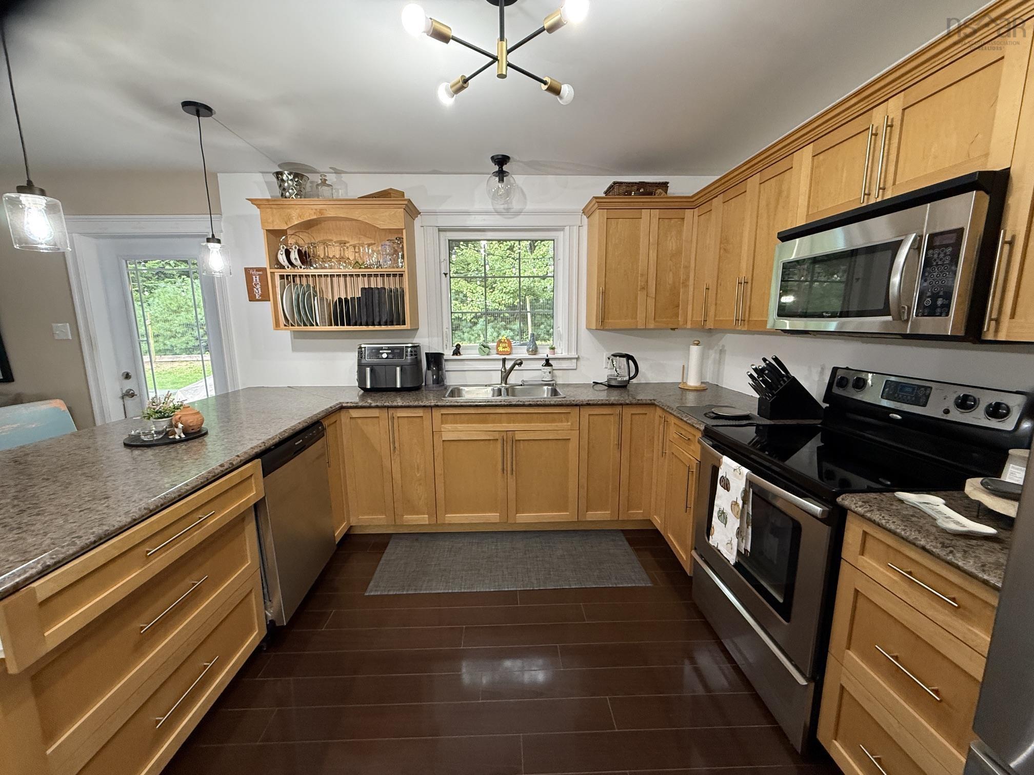 $489,900.00: 240 Winburn Avenue, Bridgewater