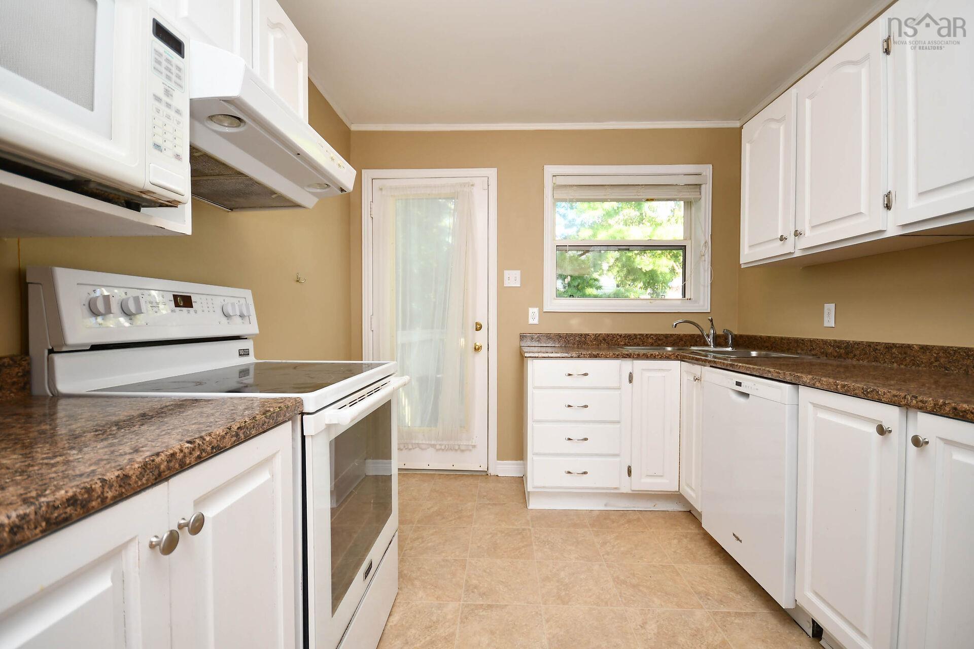 $469,900.00: 17 FURY Drive, Dartmouth