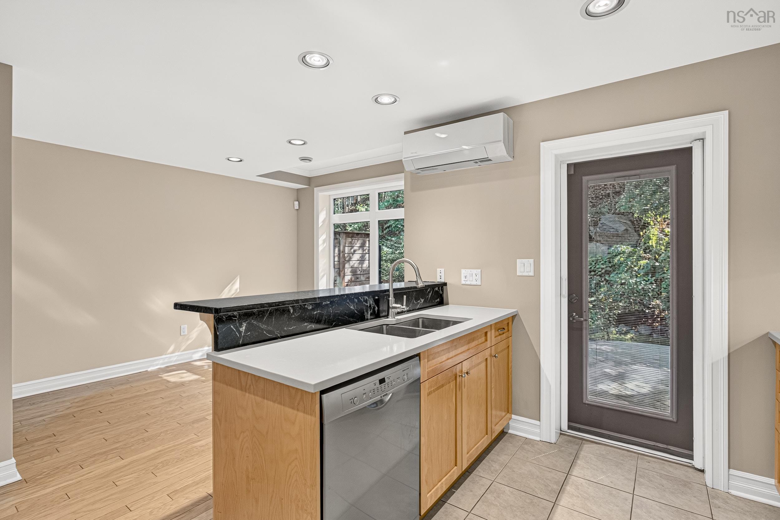 $649,900.00: 3848 Mont Blanc Terrace, Halifax Peninsula