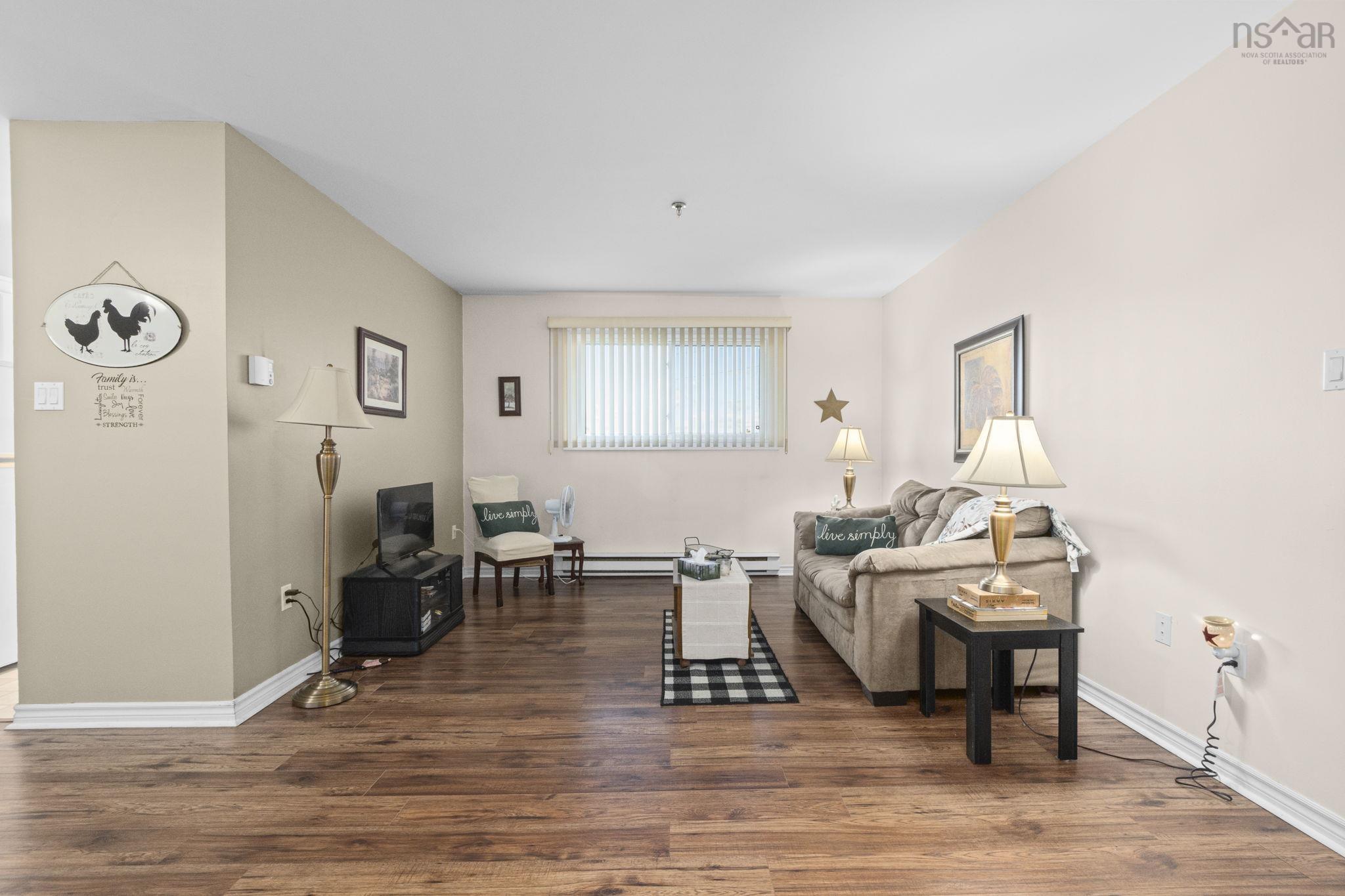 $269,900.00: 107 281 Windmill, Dartmouth