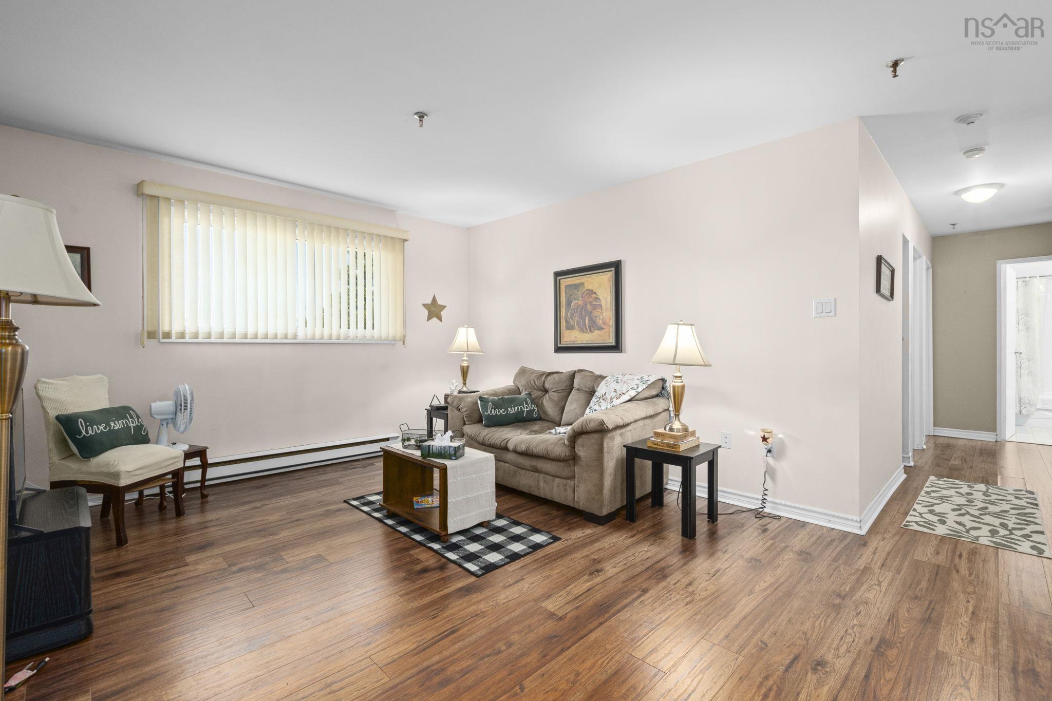 $269,900.00: 107 281 Windmill, Dartmouth