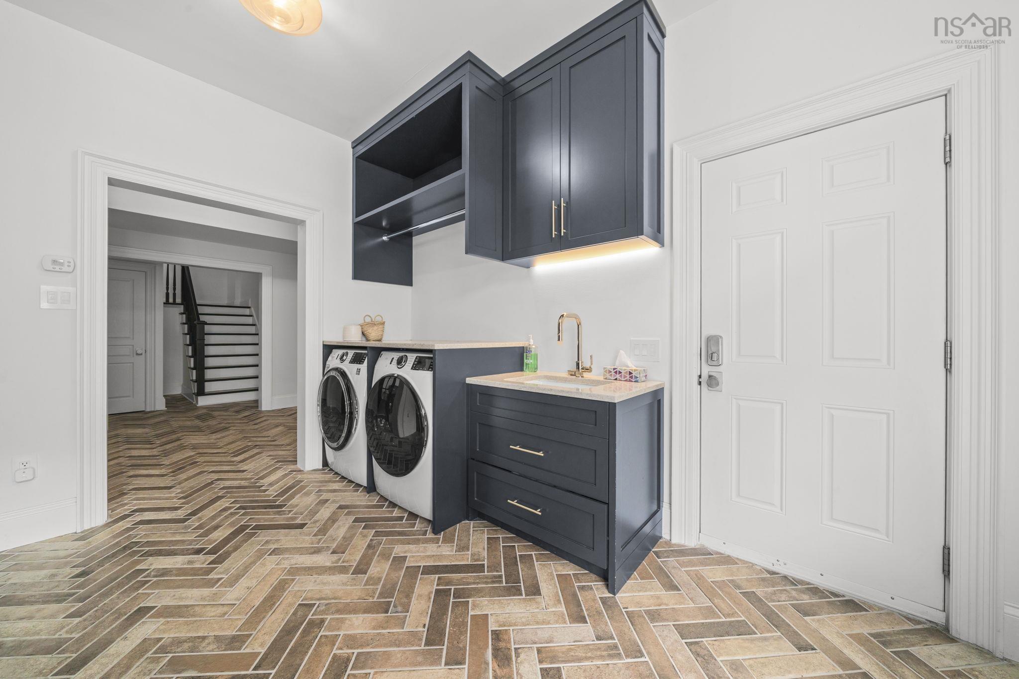 $3,095,000.00: 5924 MCCULLOCH Court, Halifax