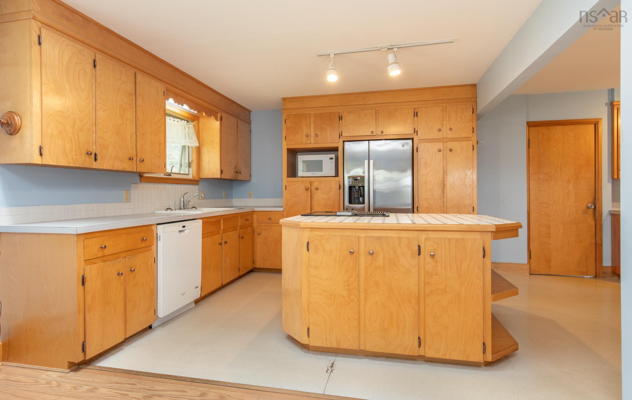 $349,900.00: 306 Pleasant Street, Yarmouth