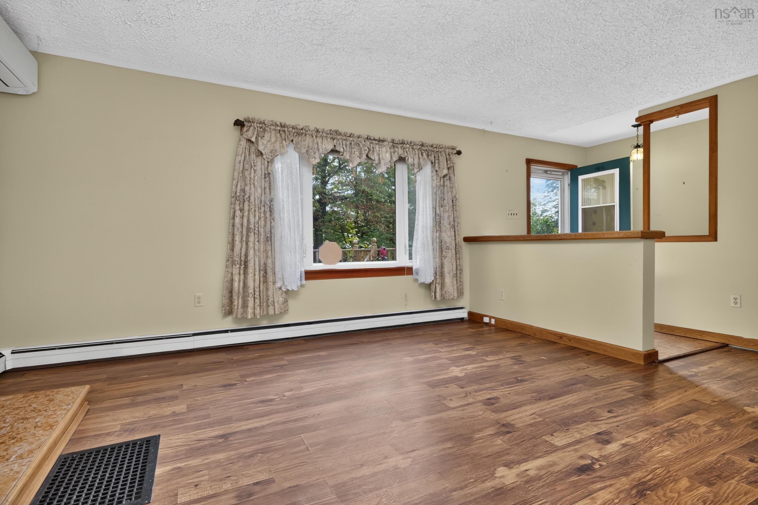 $424,900.00: 2587 Sackville Drive, Upper Sackville