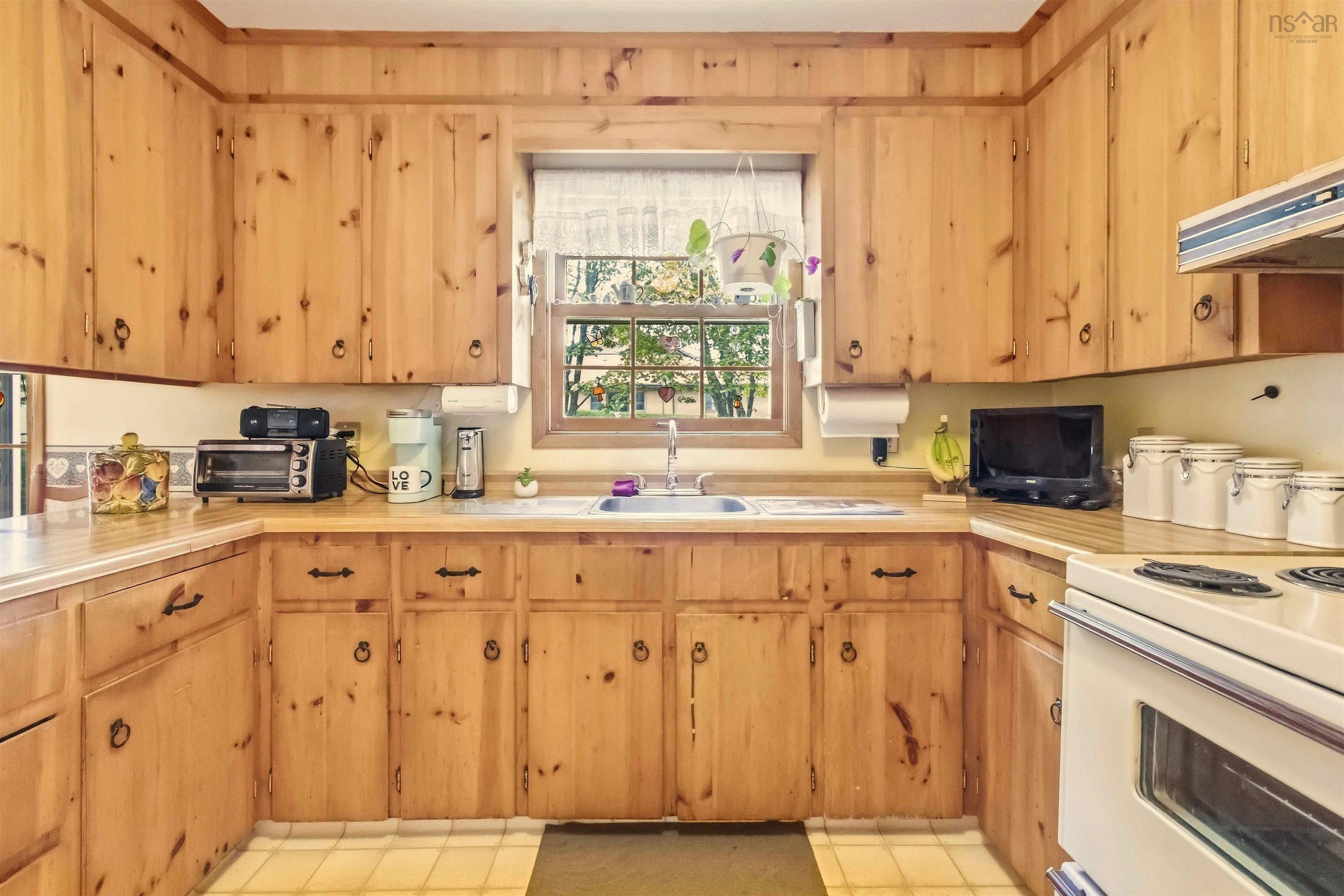 $567,000.00: 113 Avondale Road, Cole Harbour