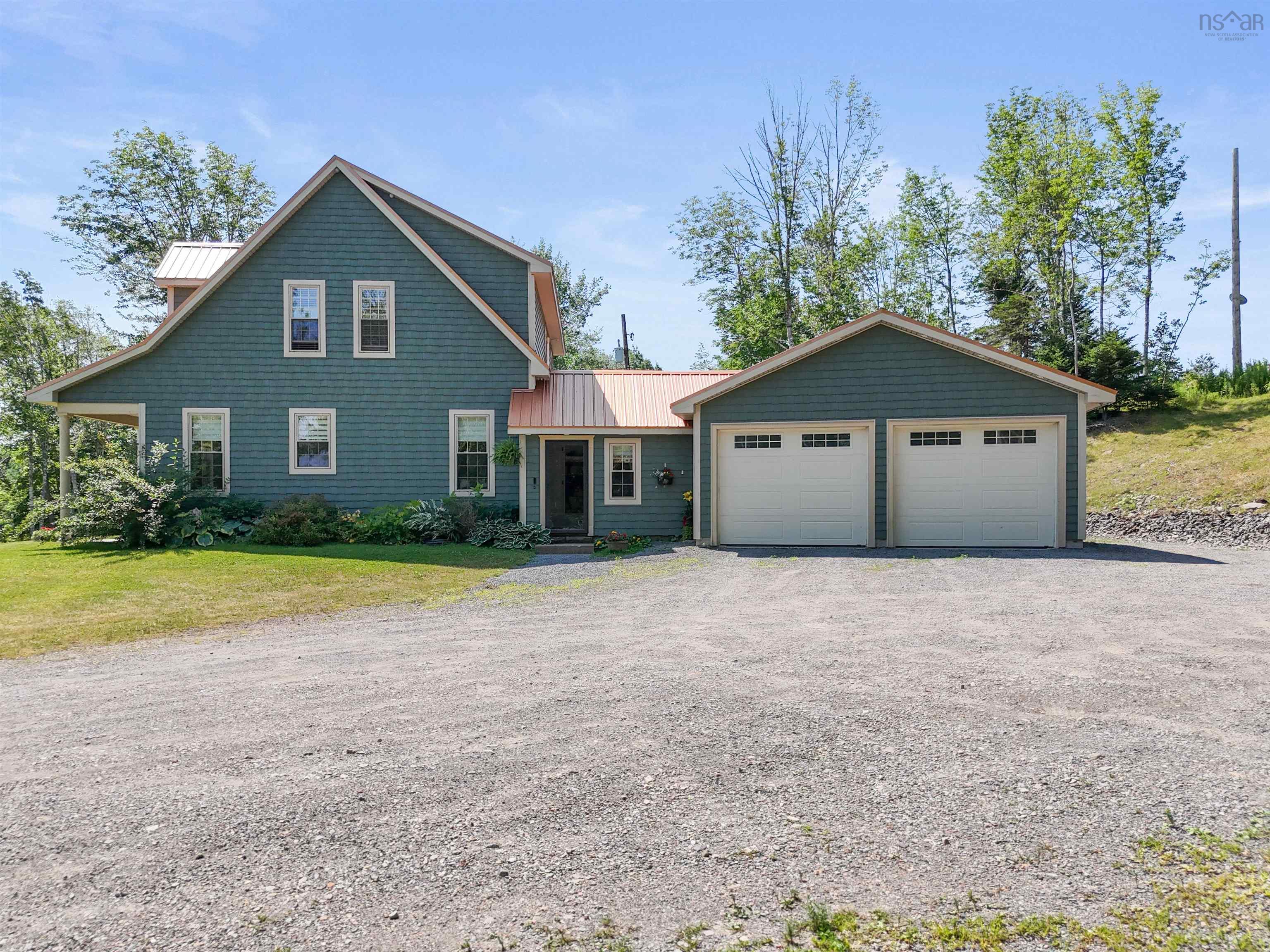 $999,900.00: 1731 West Side Lochaber Road, North Lochaber