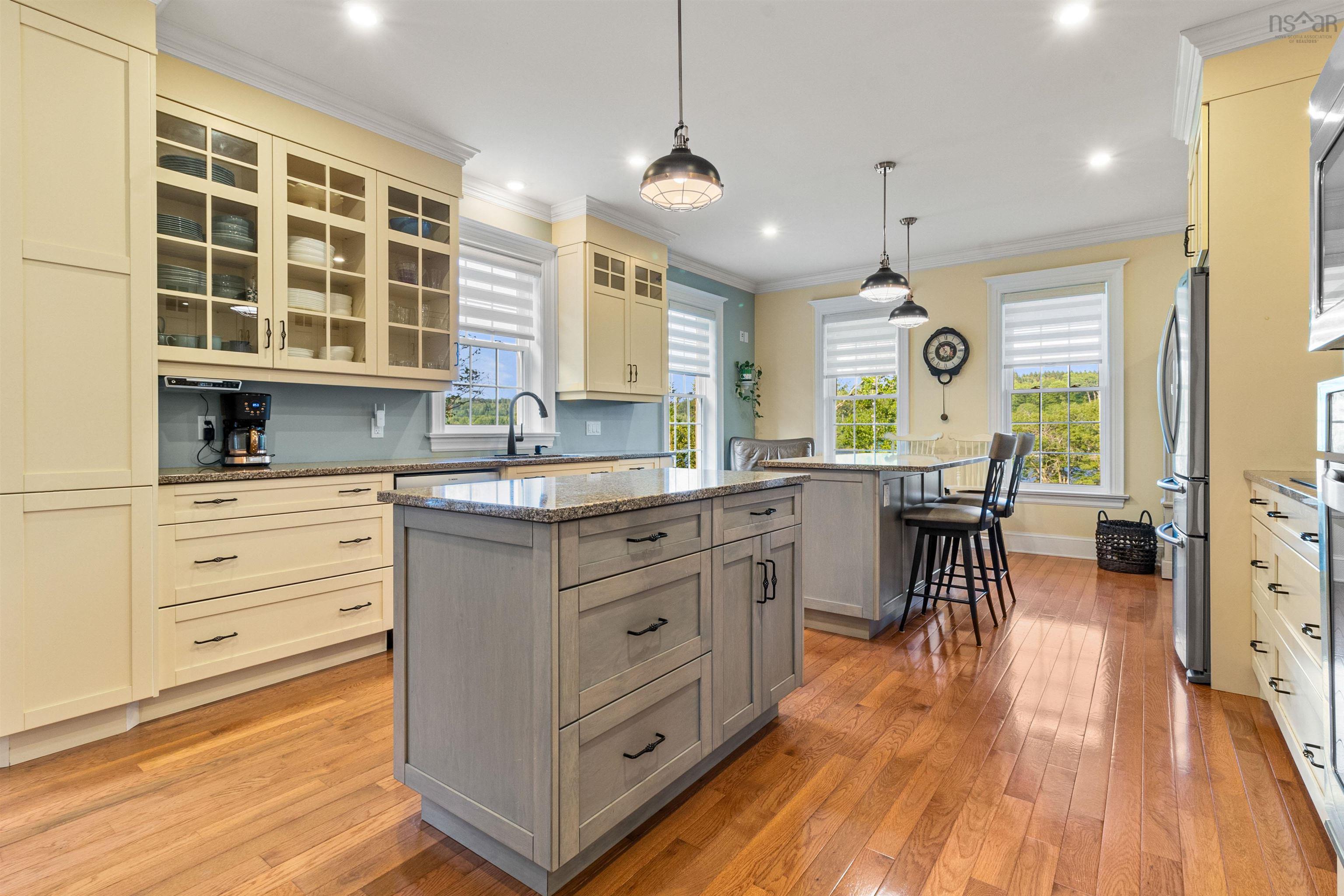 $999,900.00: 1731 West Side Lochaber Road, North Lochaber
