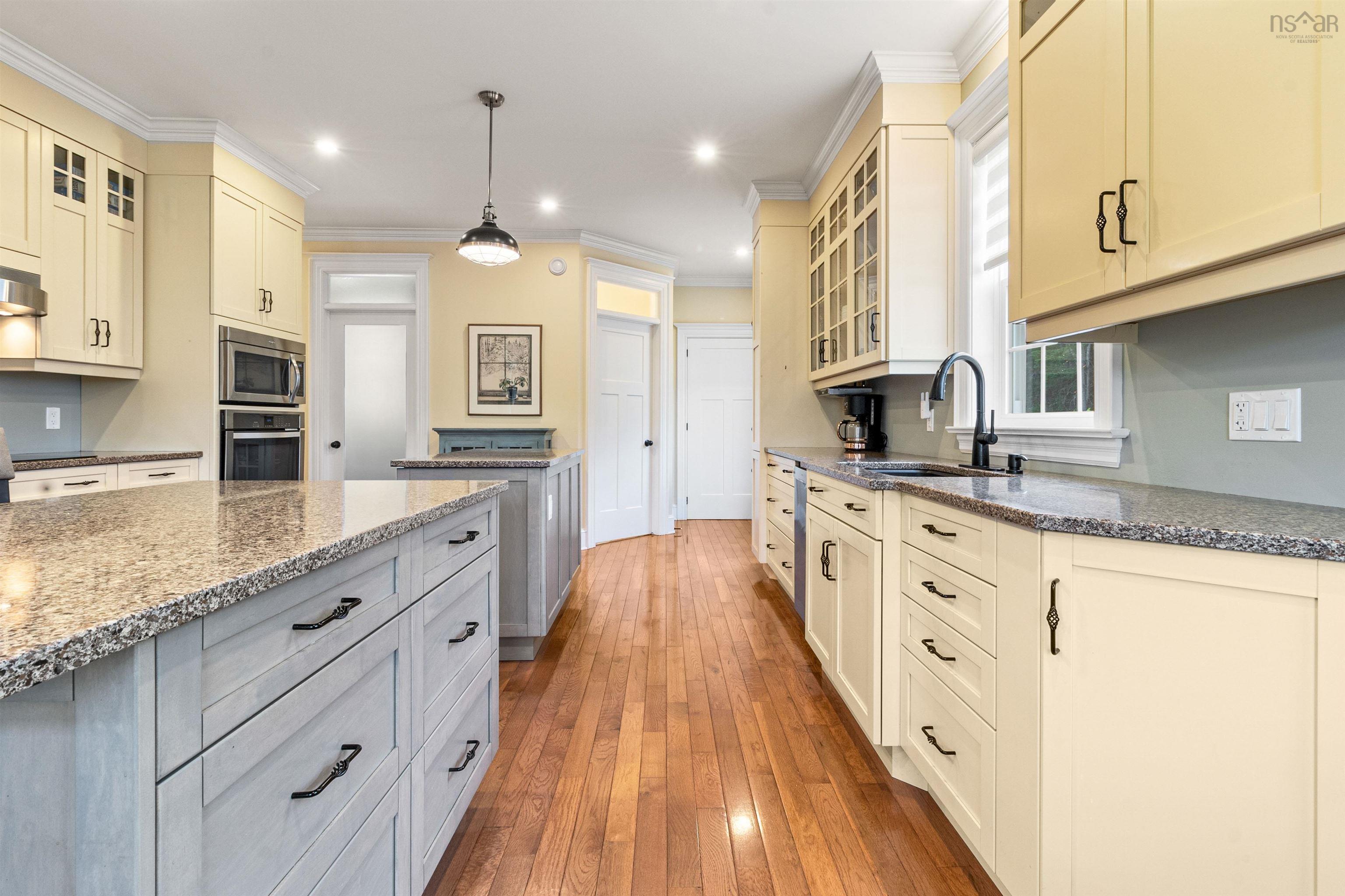 $999,900.00: 1731 West Side Lochaber Road, North Lochaber