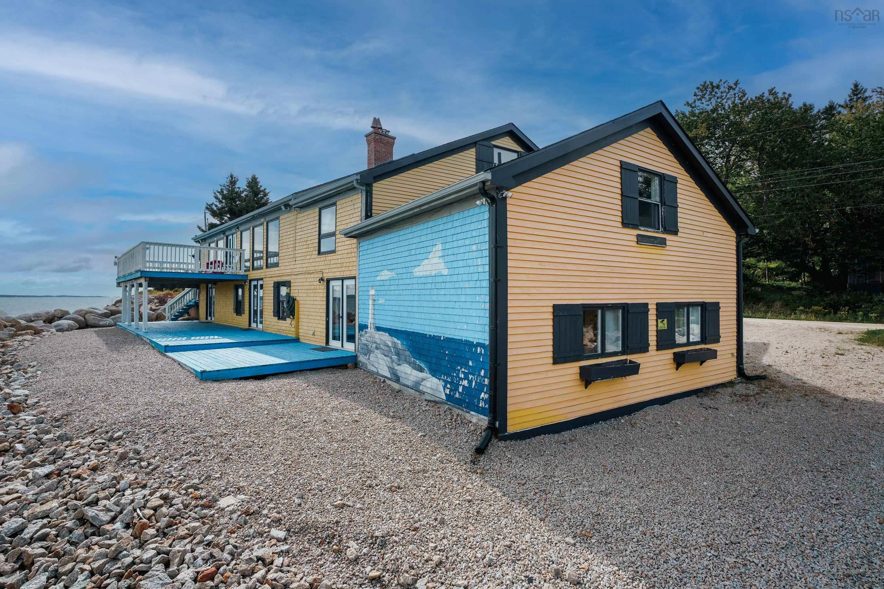 $899,900.00: 501 Mill Cove Shore Road, Birchy Head