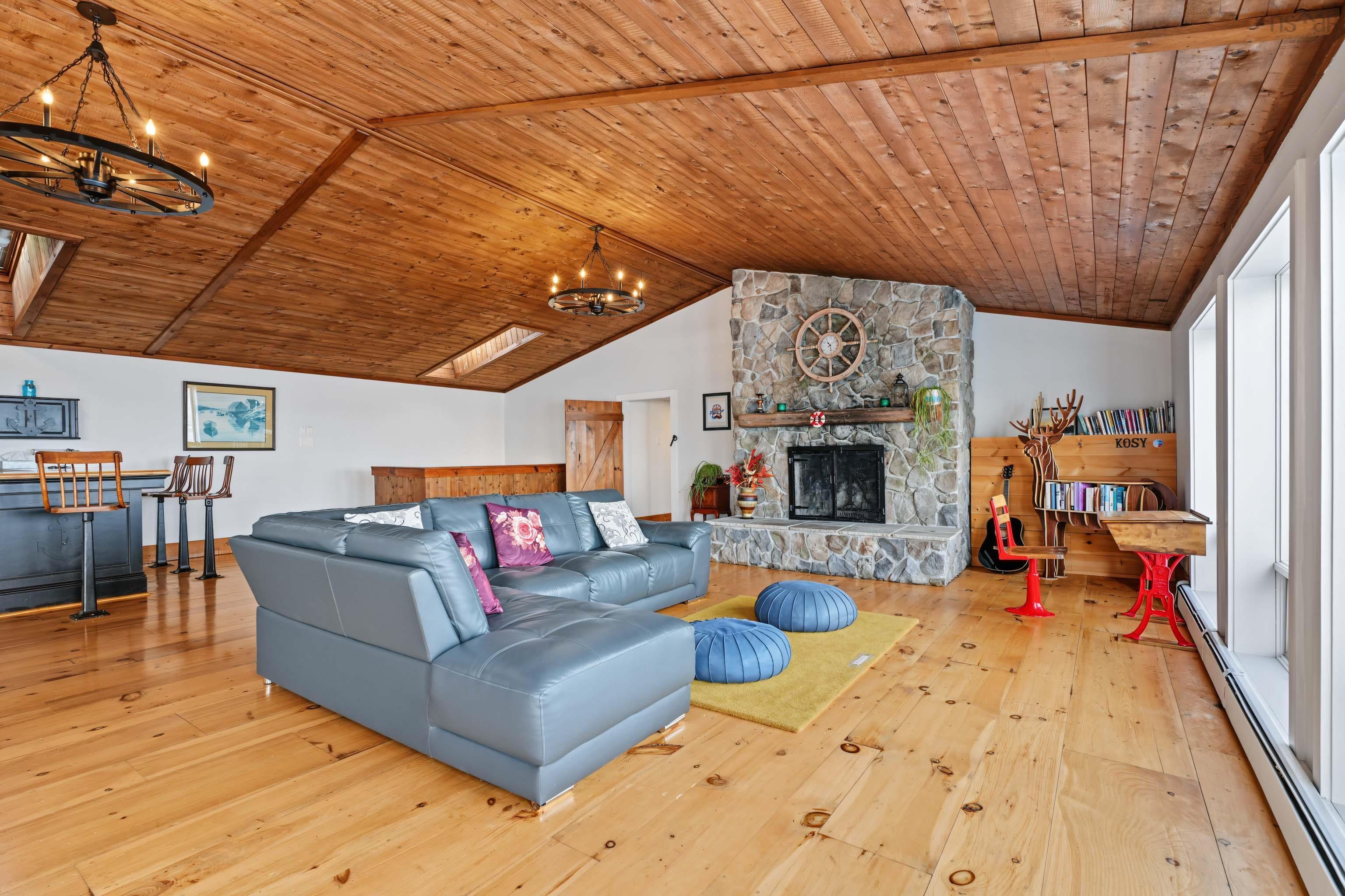 $899,900.00: 501 Mill Cove Shore Road, Birchy Head