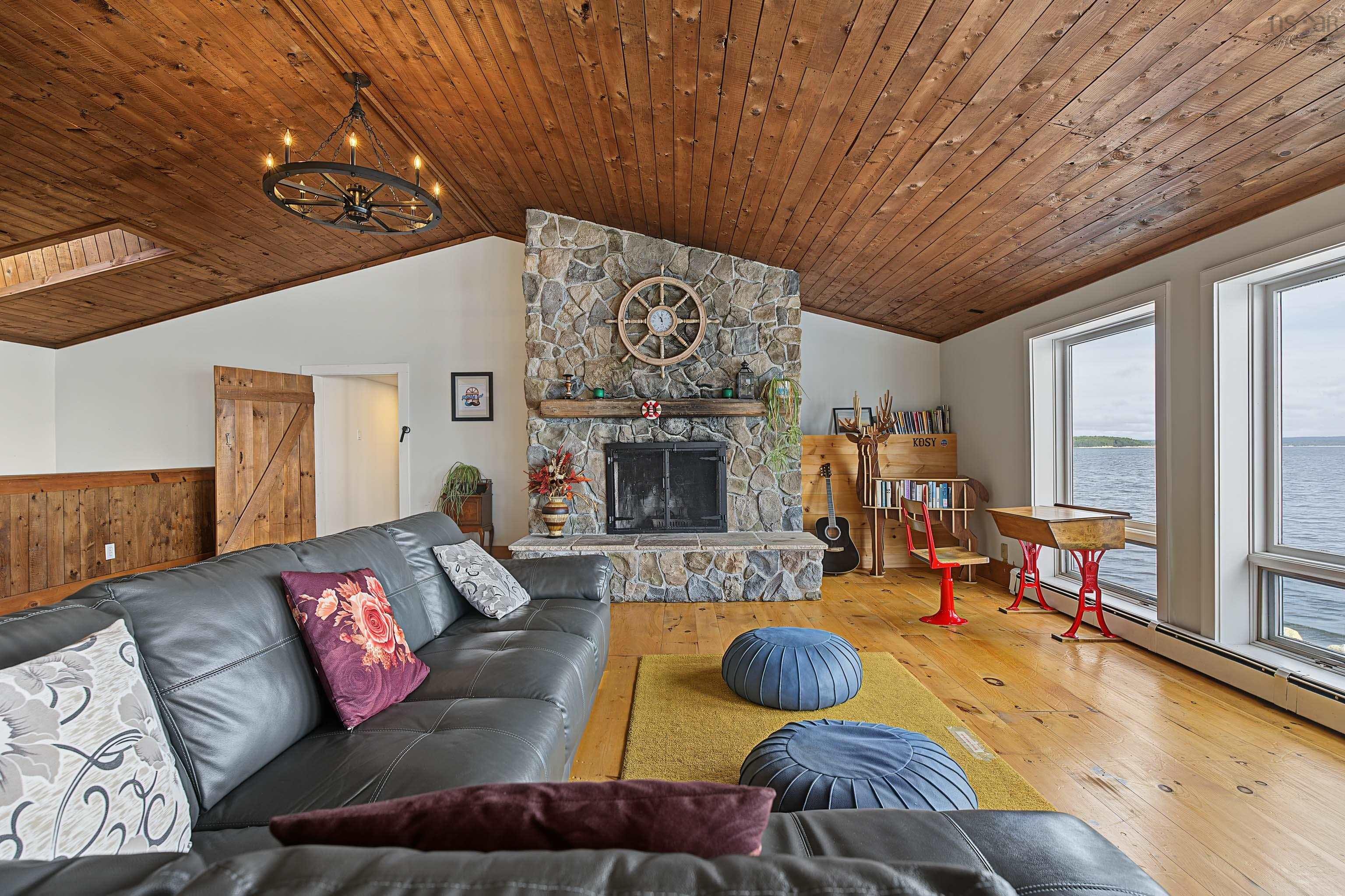 $899,900.00: 501 Mill Cove Shore Road, Birchy Head