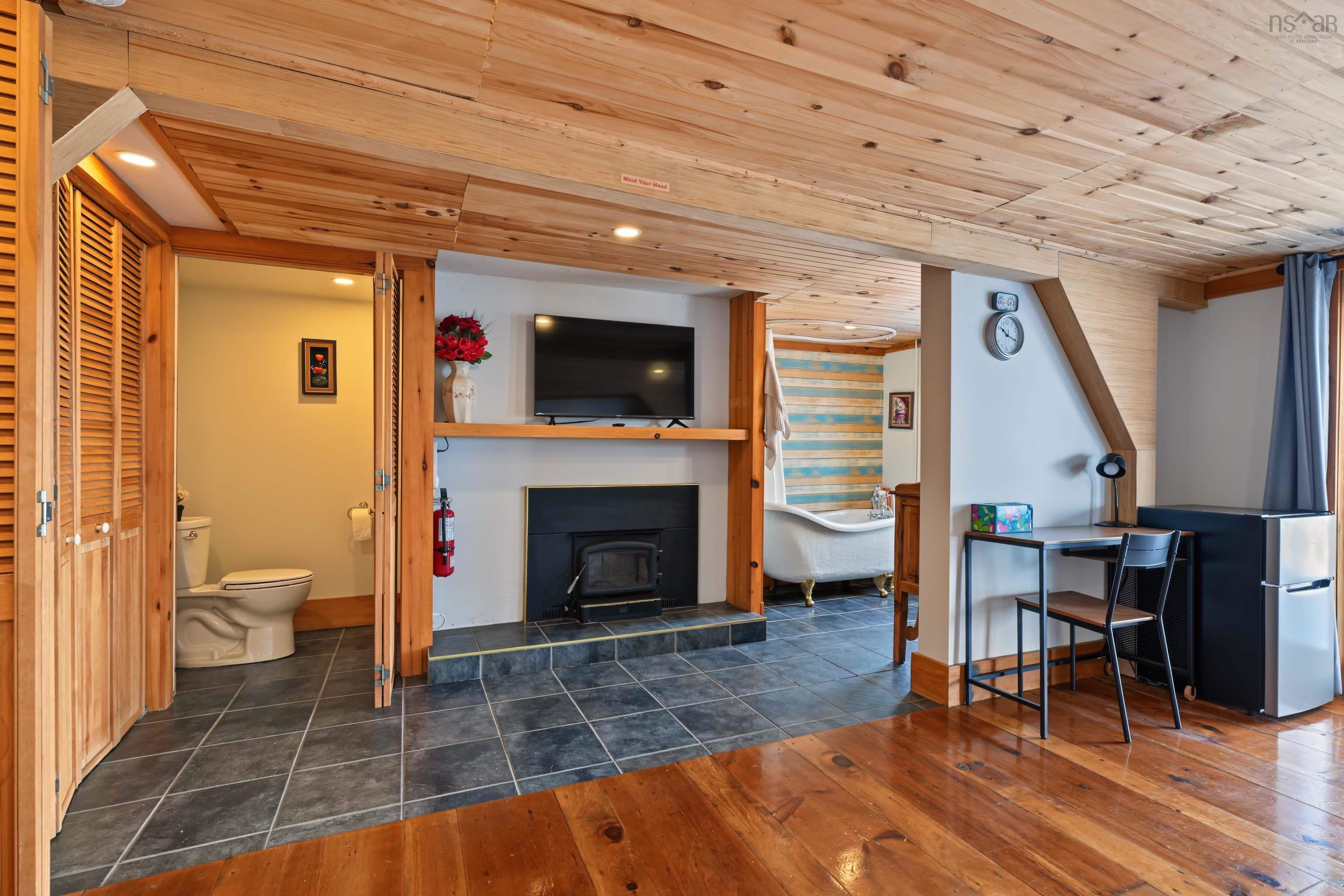 $899,900.00: 501 Mill Cove Shore Road, Birchy Head