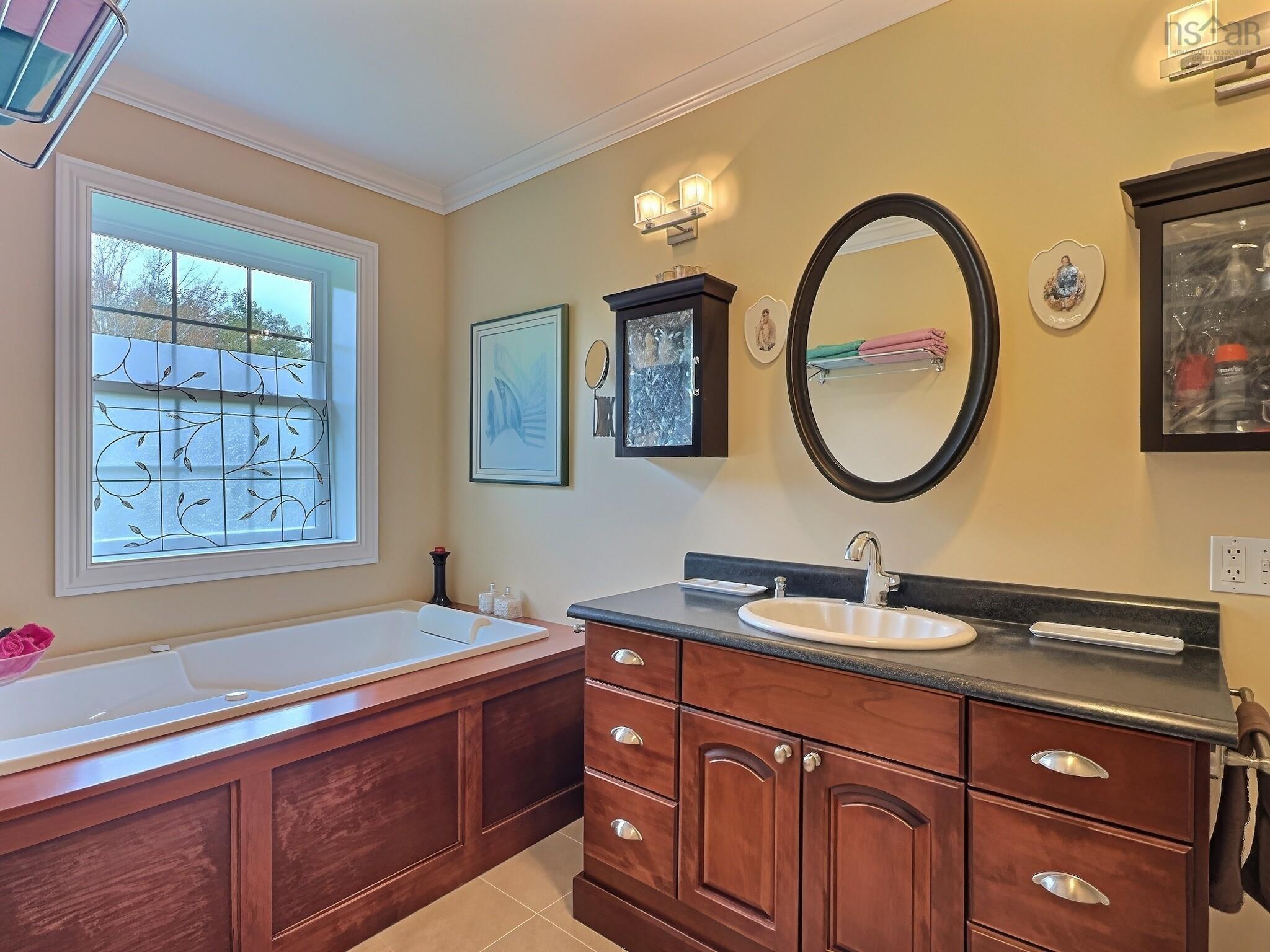 $710,000.00: 169 Fairway Avenue, Shubenacadie East