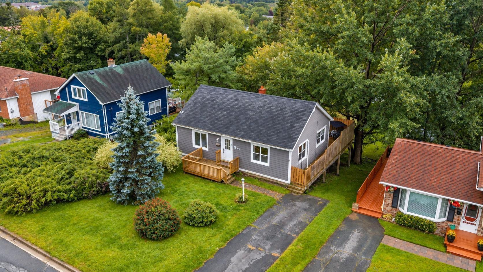 $499,900.00: 44 Hillside Avenue, Sackville