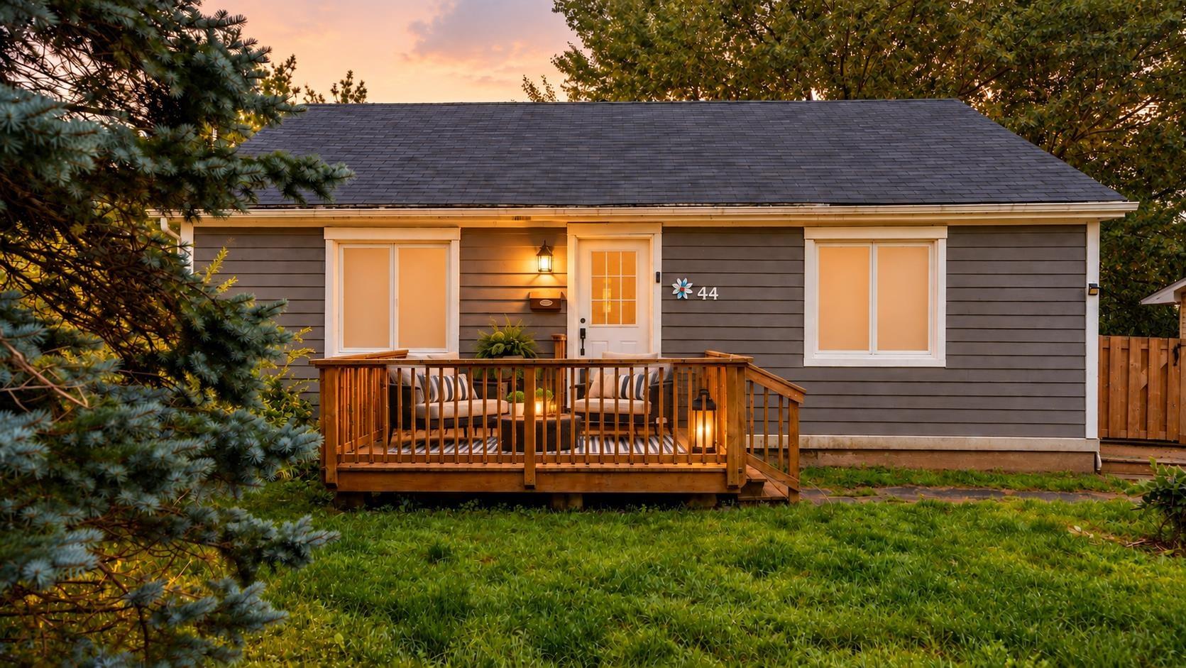 $499,900.00: 44 Hillside Avenue, Sackville