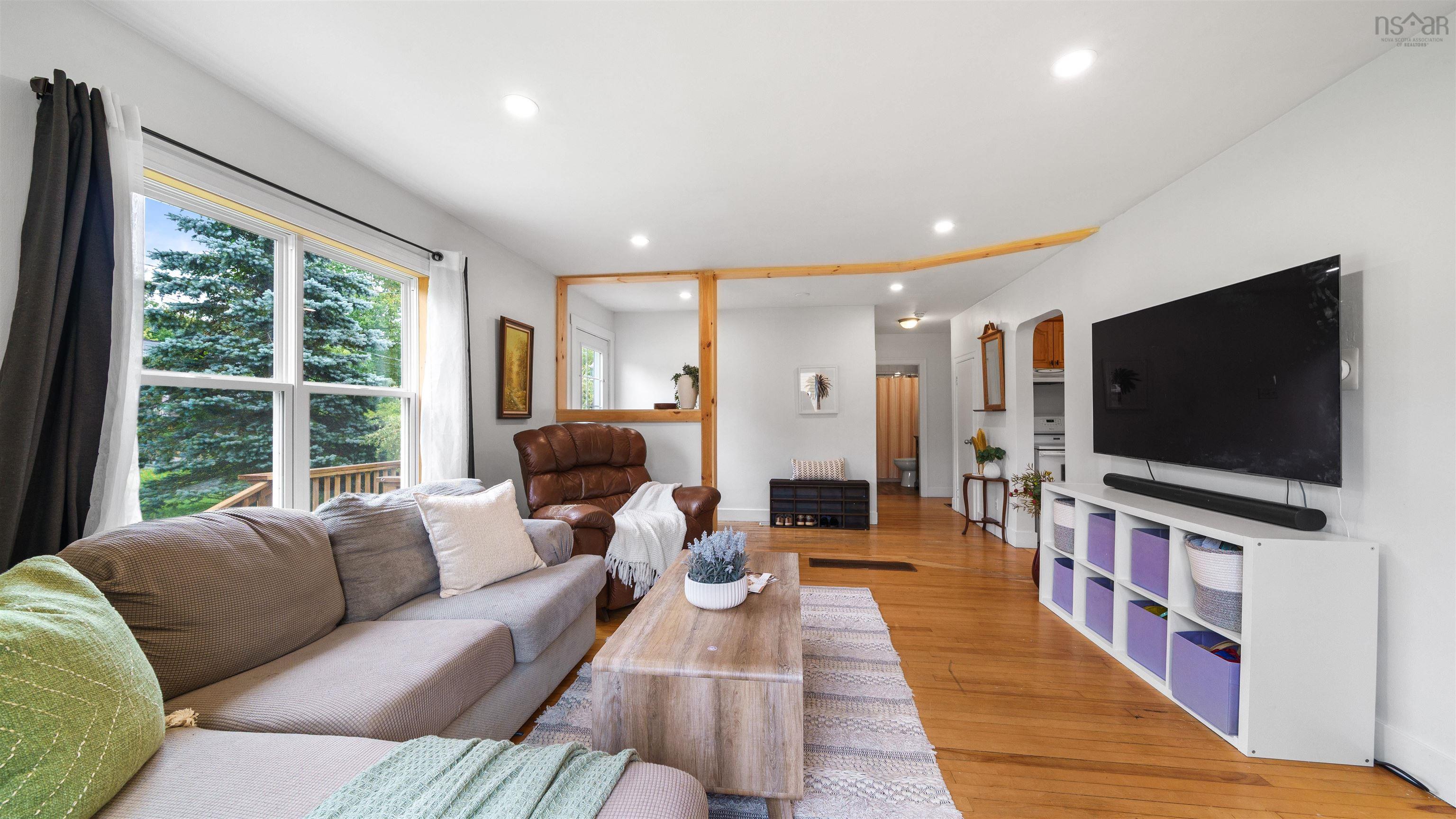 $499,900.00: 44 Hillside Avenue, Sackville