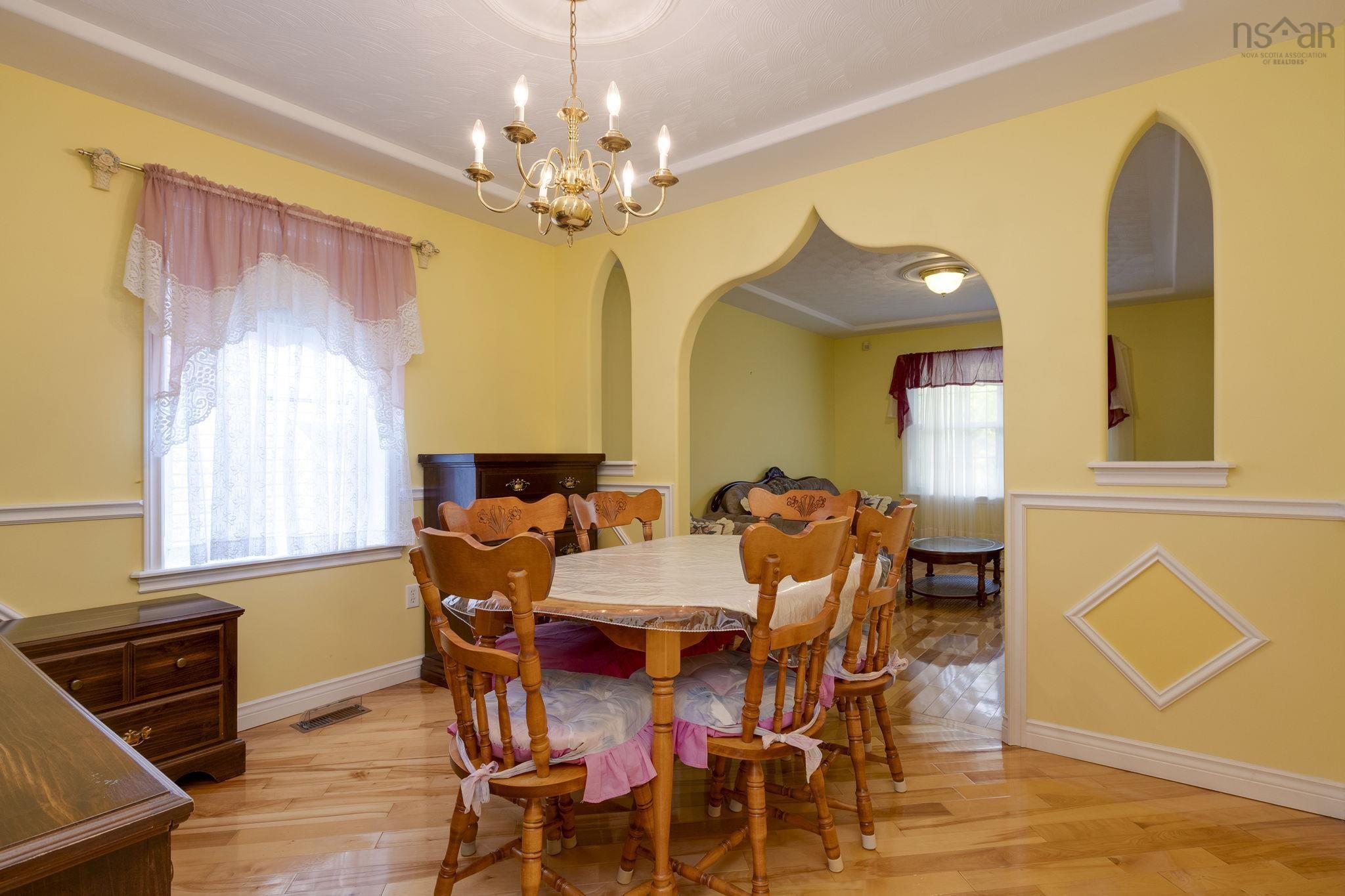 $565,000.00: 181 Oceanview Drive, Bedford