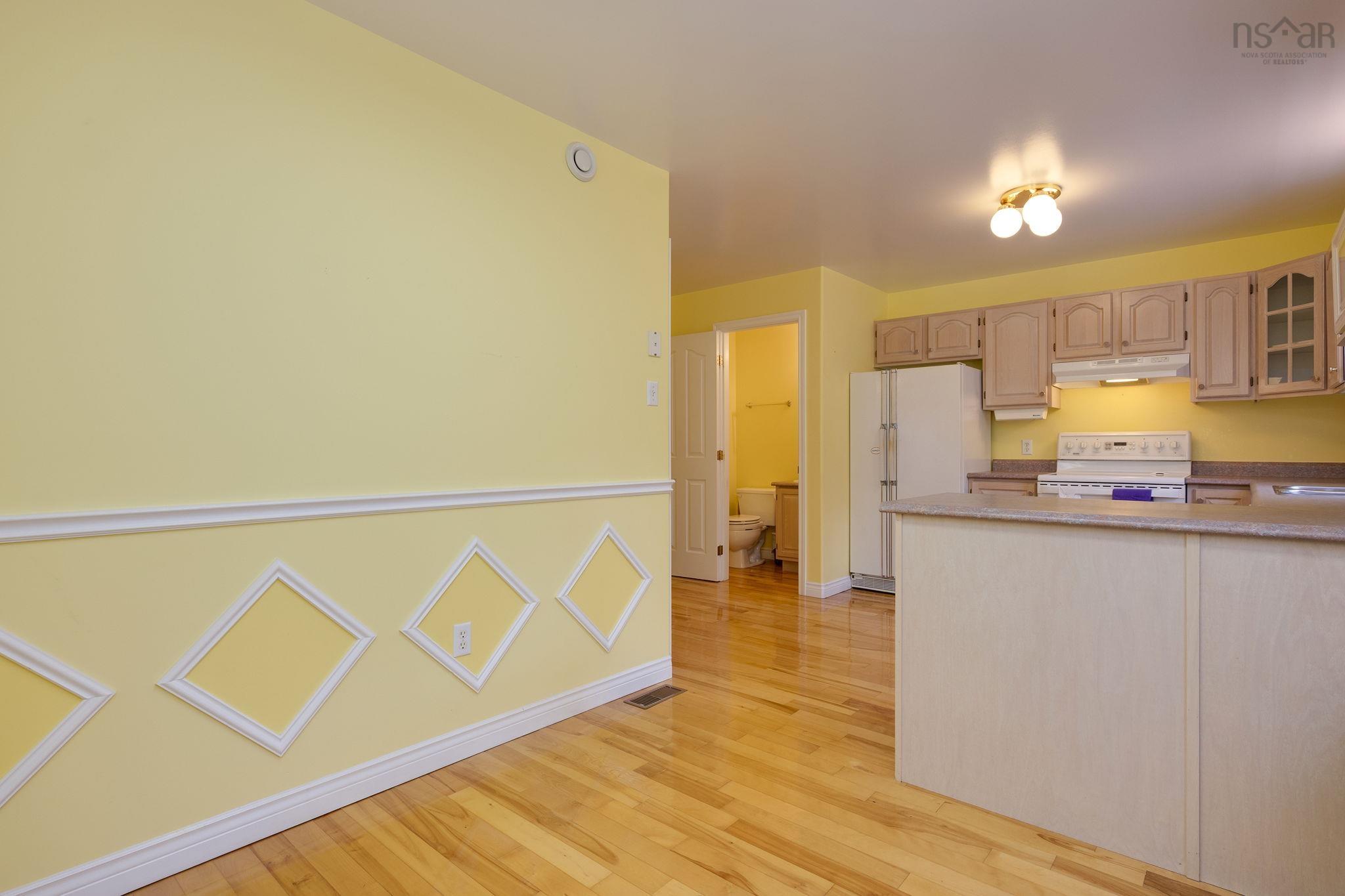 $565,000.00: 181 Oceanview Drive, Bedford