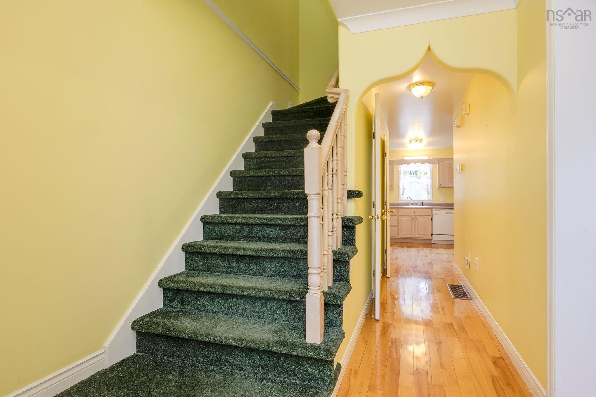 $565,000.00: 181 Oceanview Drive, Bedford