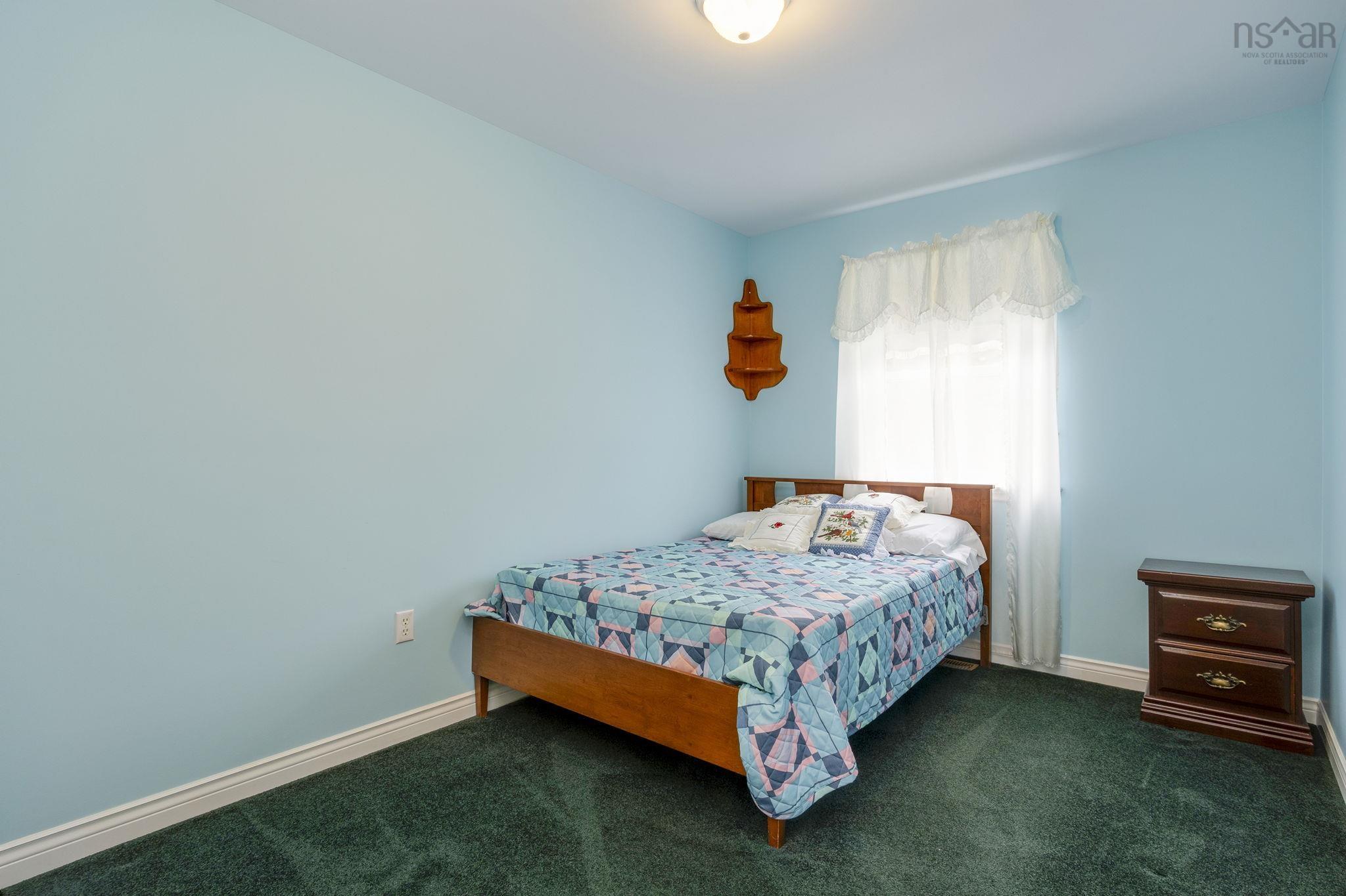 $565,000.00: 181 Oceanview Drive, Bedford
