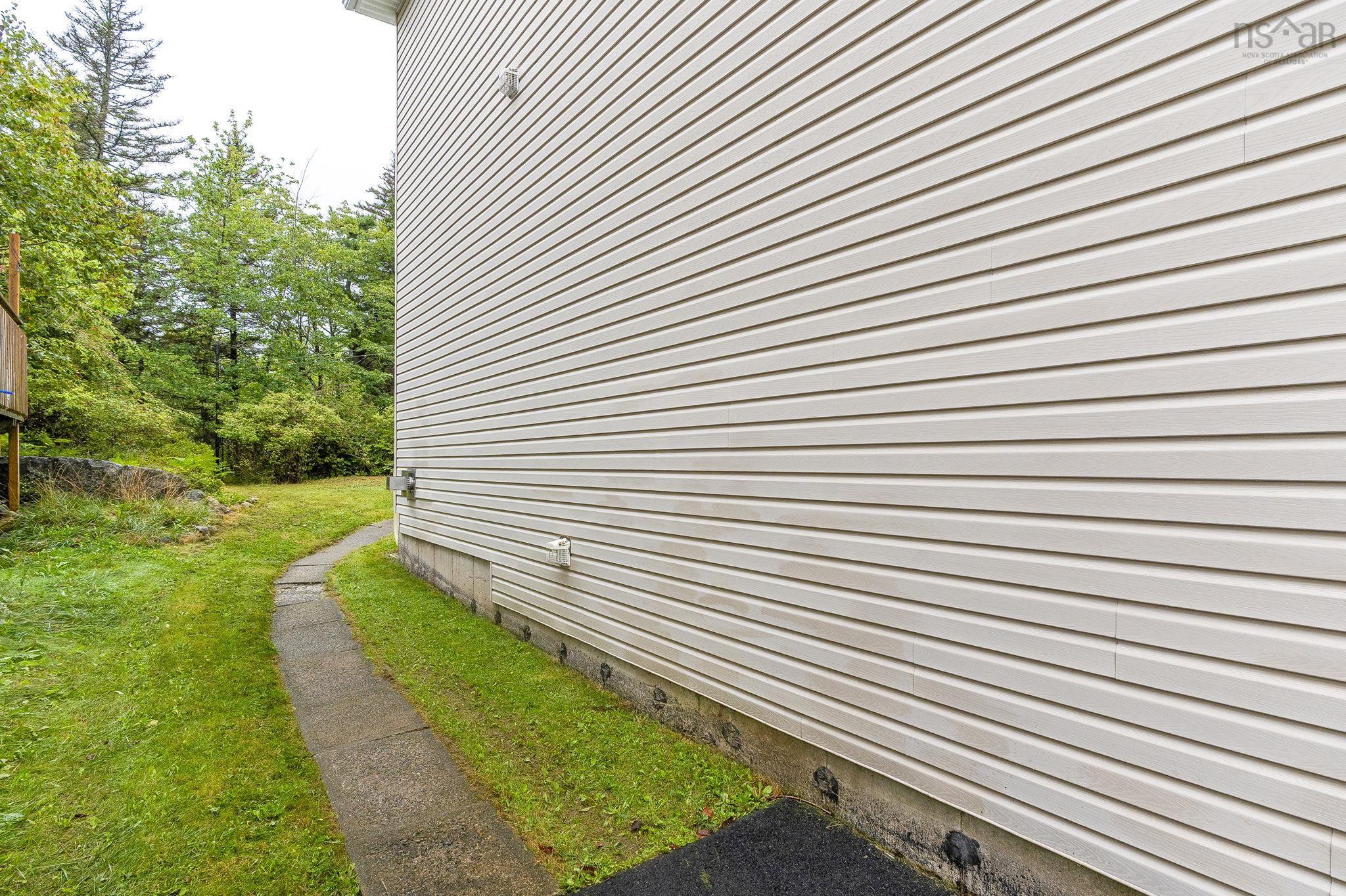 $565,000.00: 181 Oceanview Drive, Bedford