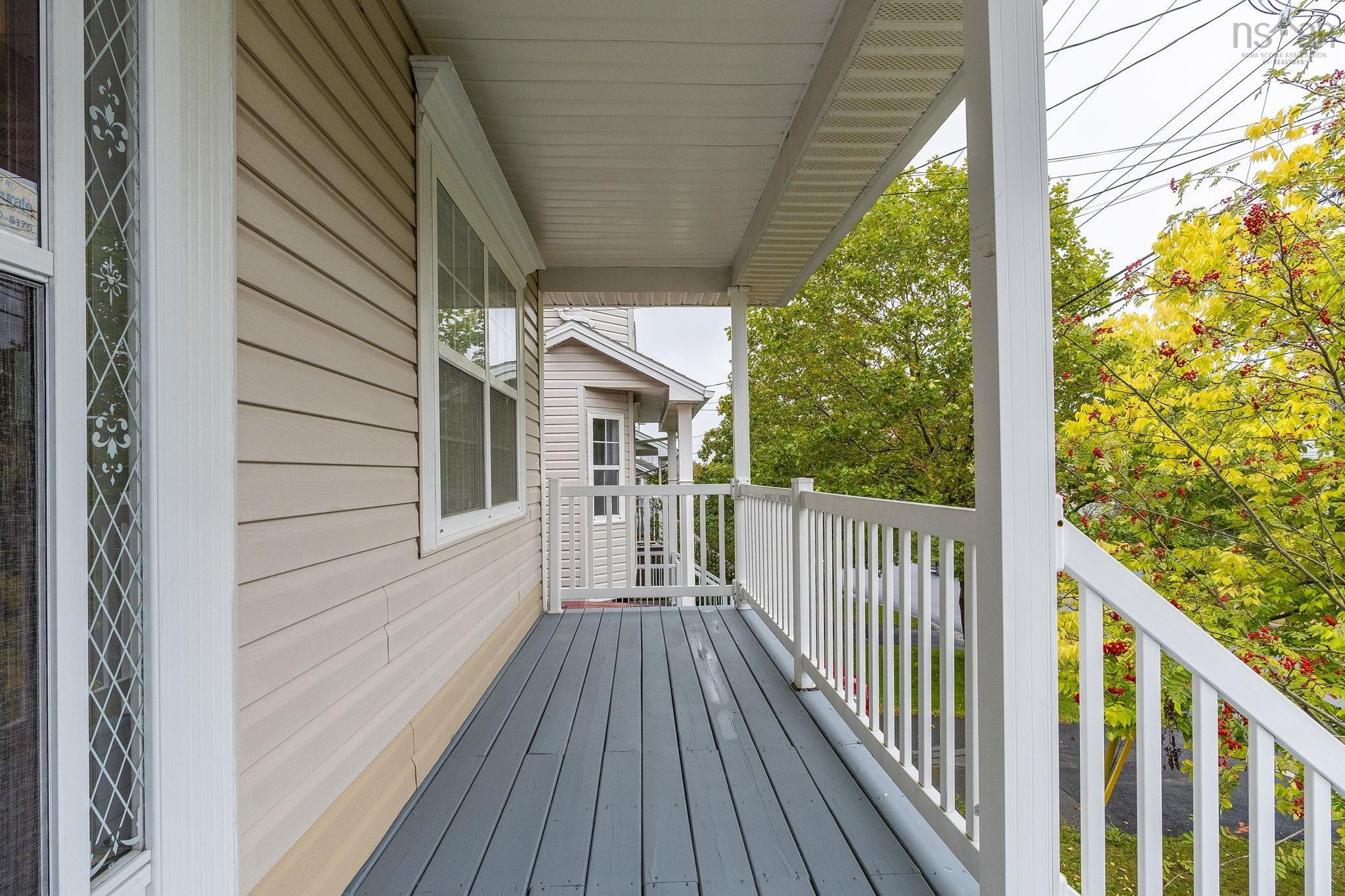 $565,000.00: 181 Oceanview Drive, Bedford