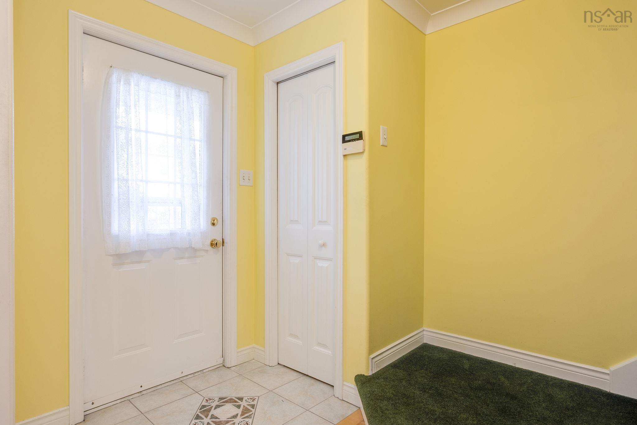 $565,000.00: 181 Oceanview Drive, Bedford