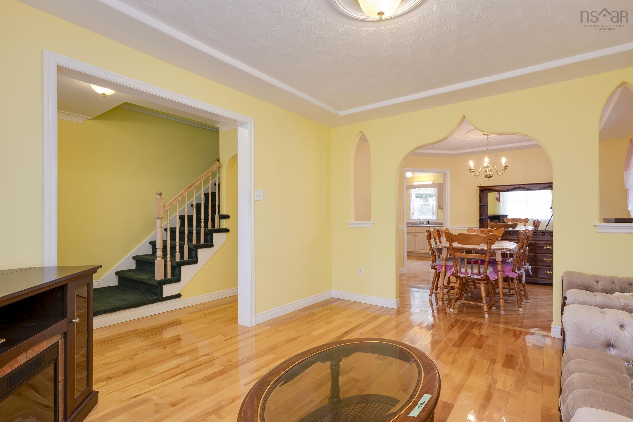 $565,000.00: 181 Oceanview Drive, Bedford