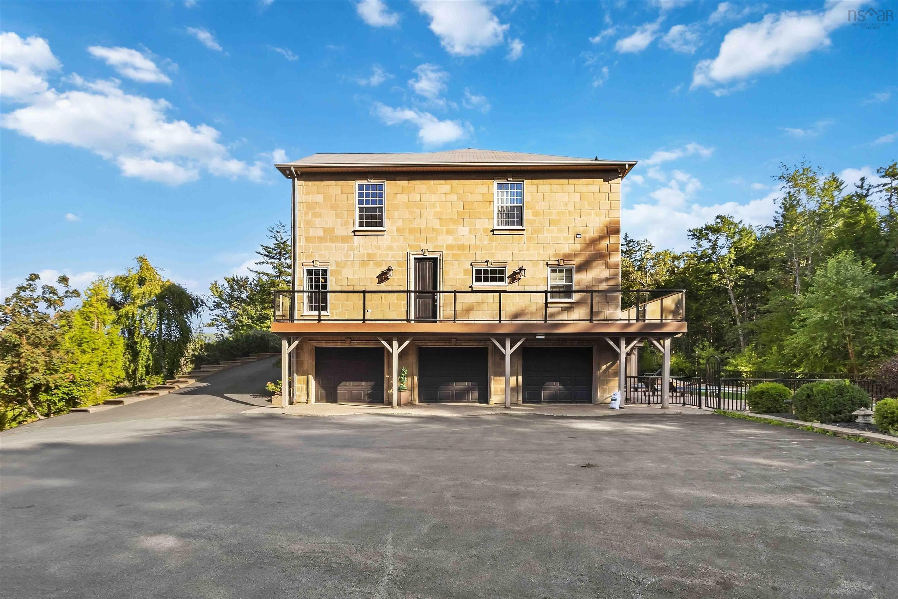 $1,990,000.00: 61 Colins Road, Hammonds Plains