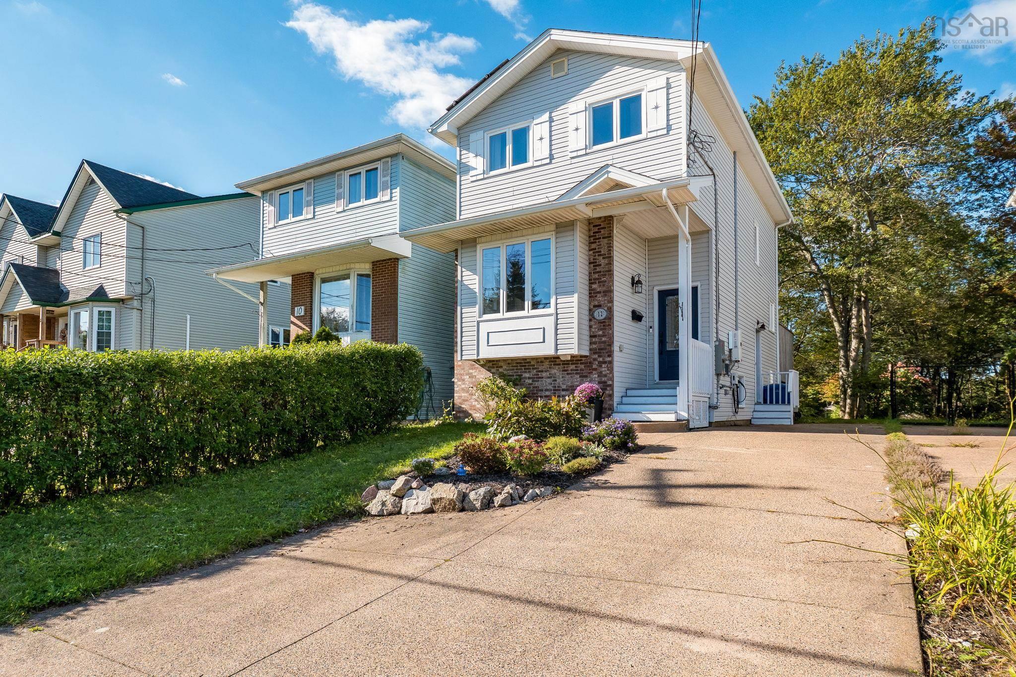 $499,900.00: Dr. 12 Governors Lake Drive, Timberlea