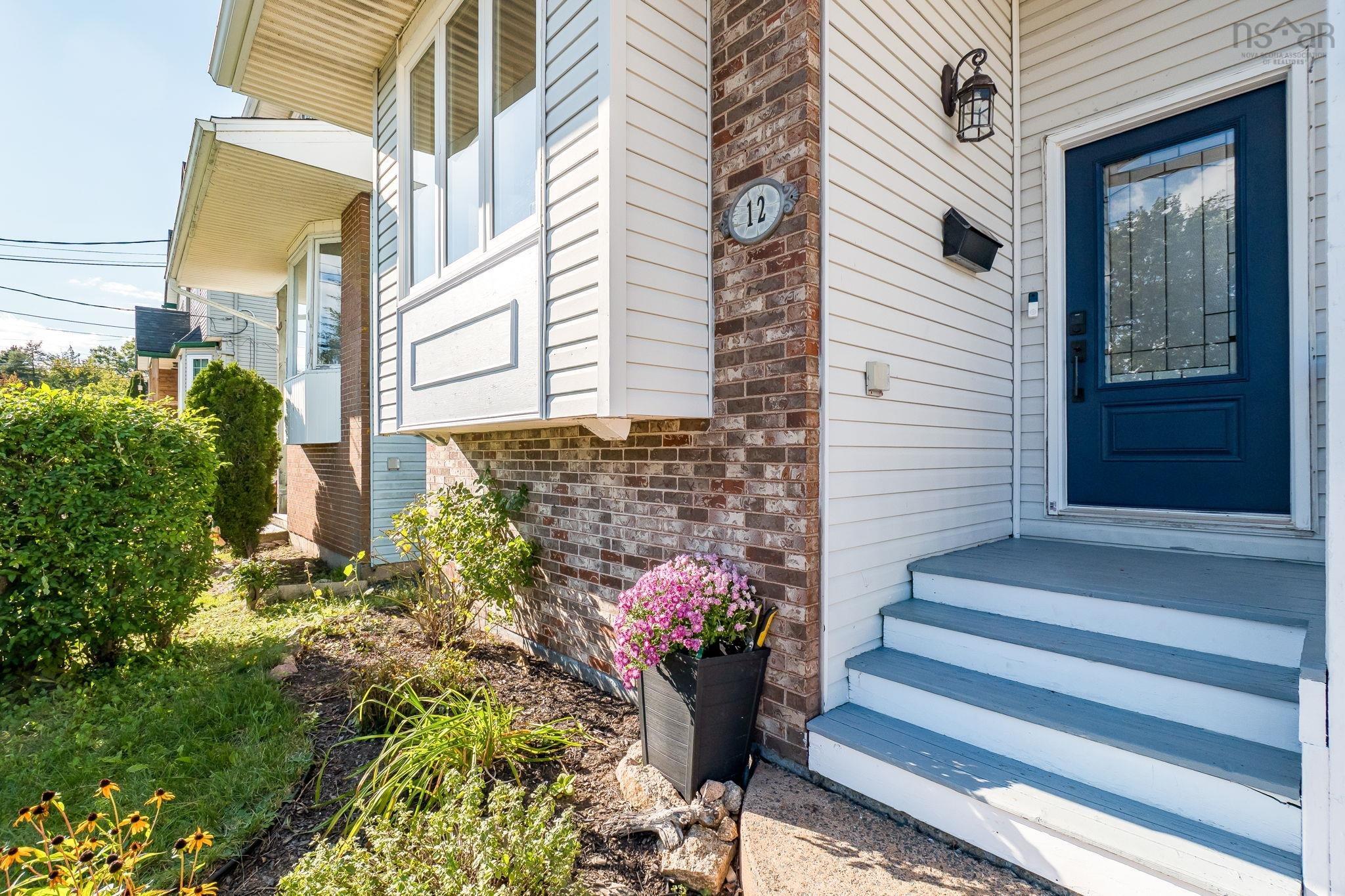 $499,900.00: Dr. 12 Governors Lake Drive, Timberlea