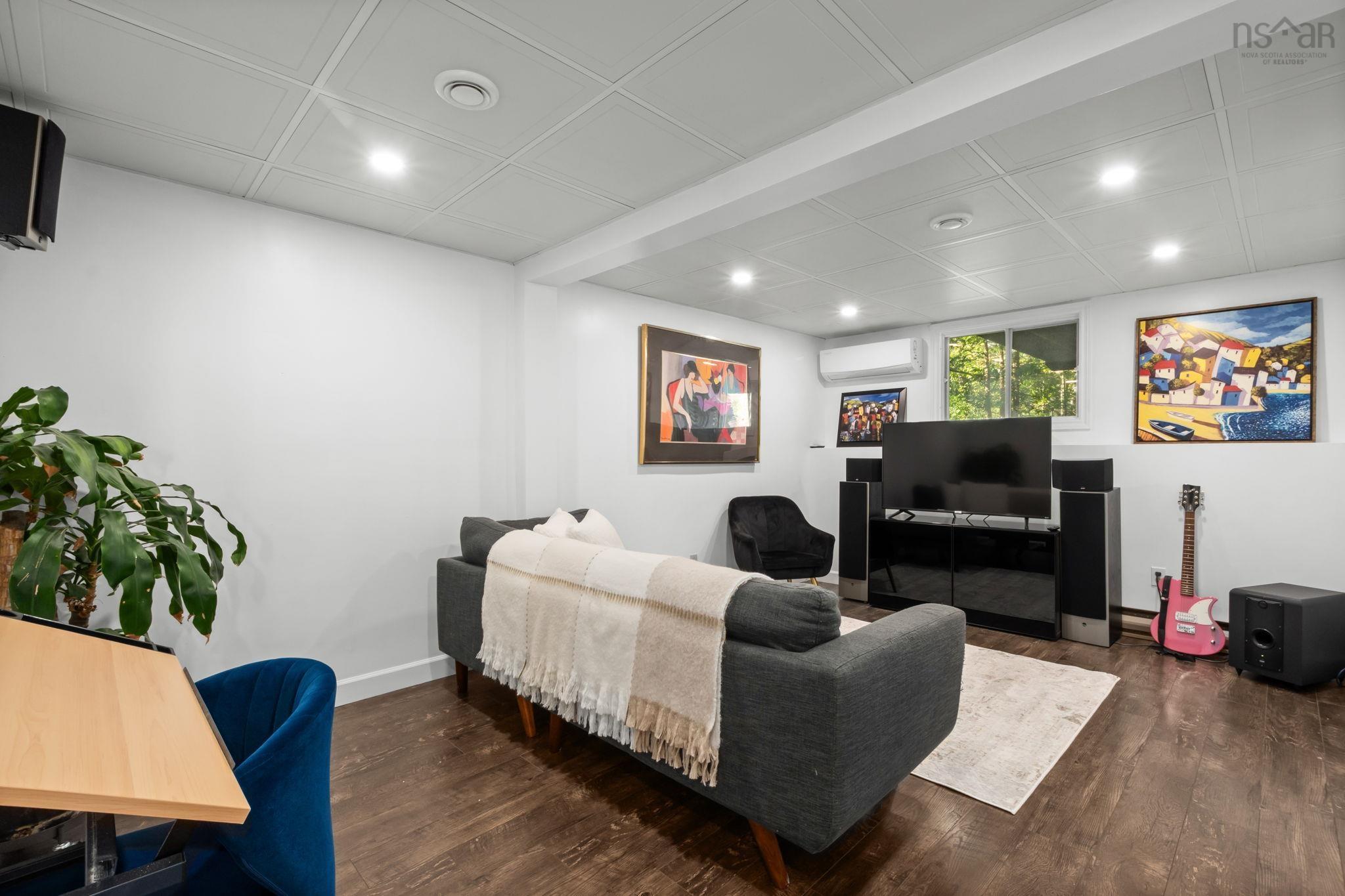 $499,900.00: Dr. 12 Governors Lake Drive, Timberlea