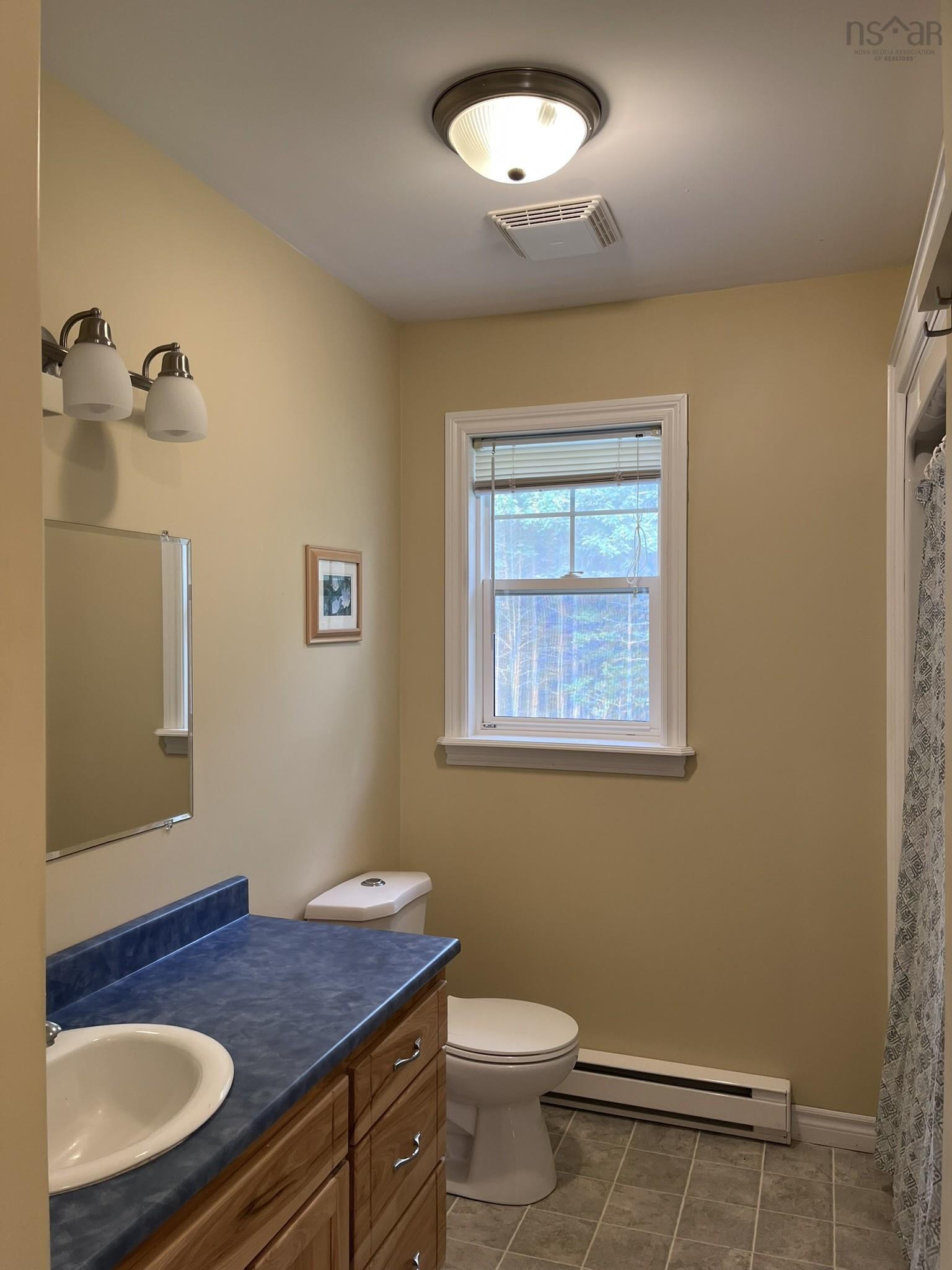 $574,900.00: 586 WEST PORTERS LAKE Road, Porters Lake