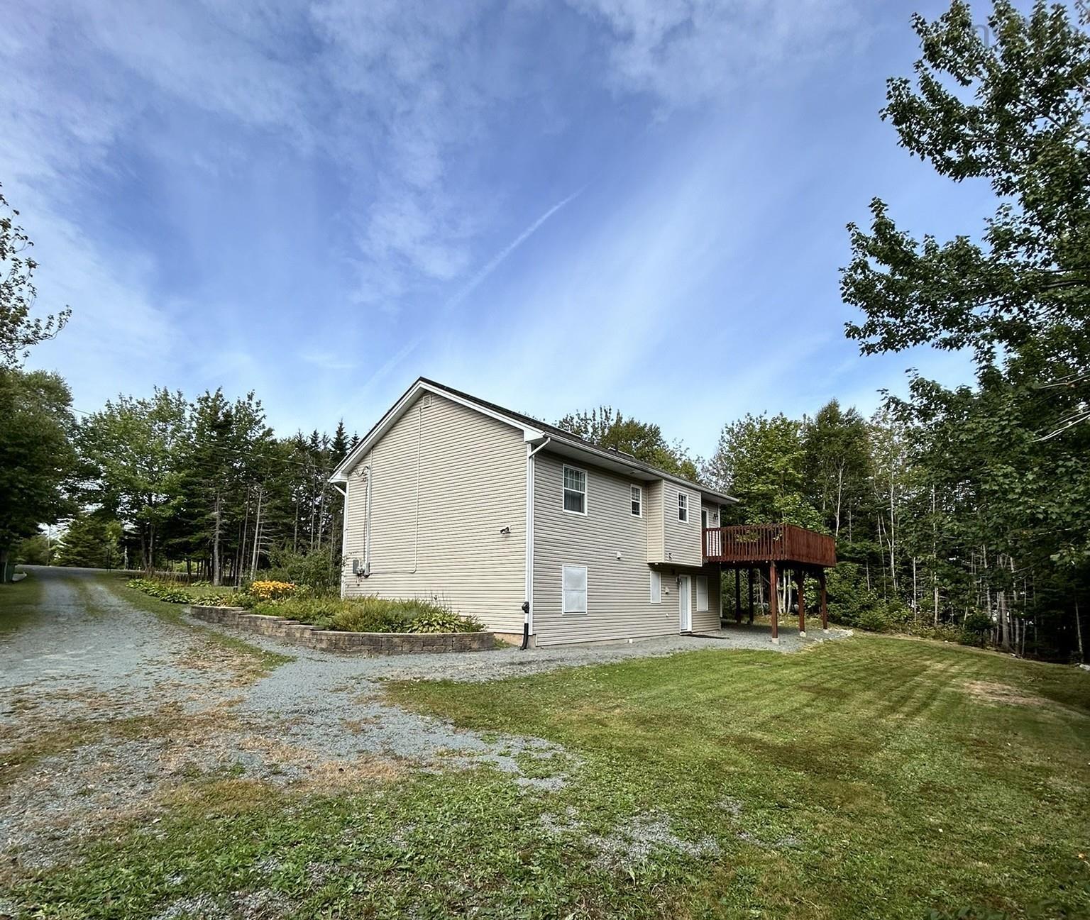$574,900.00: 586 WEST PORTERS LAKE Road, Porters Lake