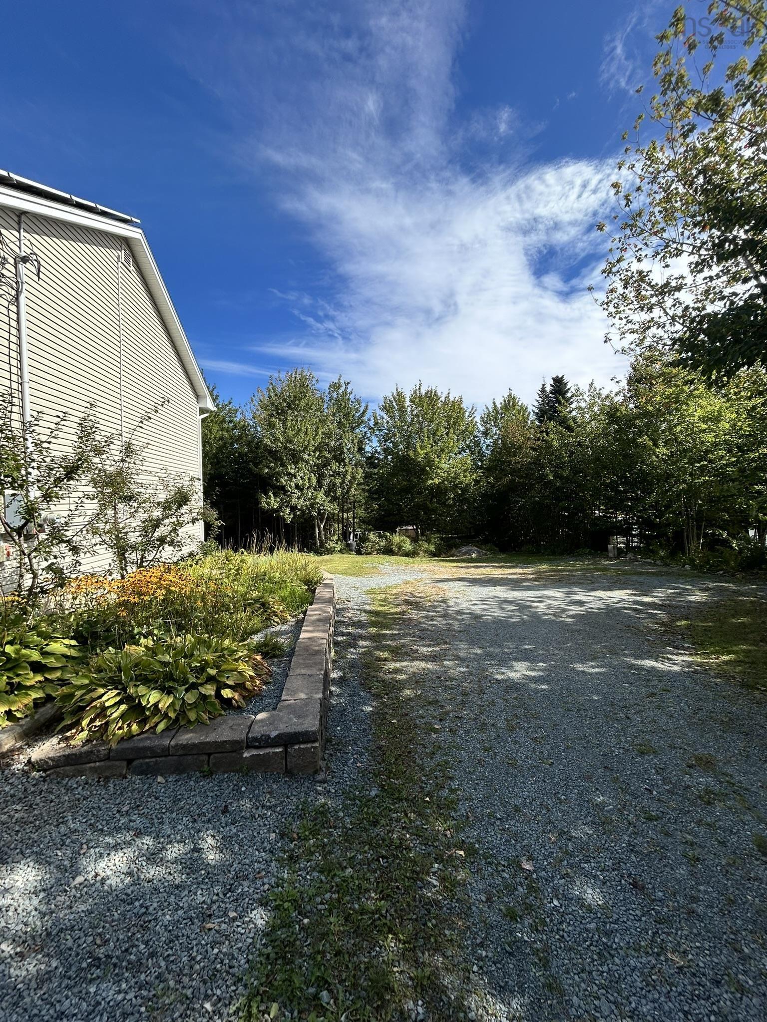 $574,900.00: 586 WEST PORTERS LAKE Road, Porters Lake