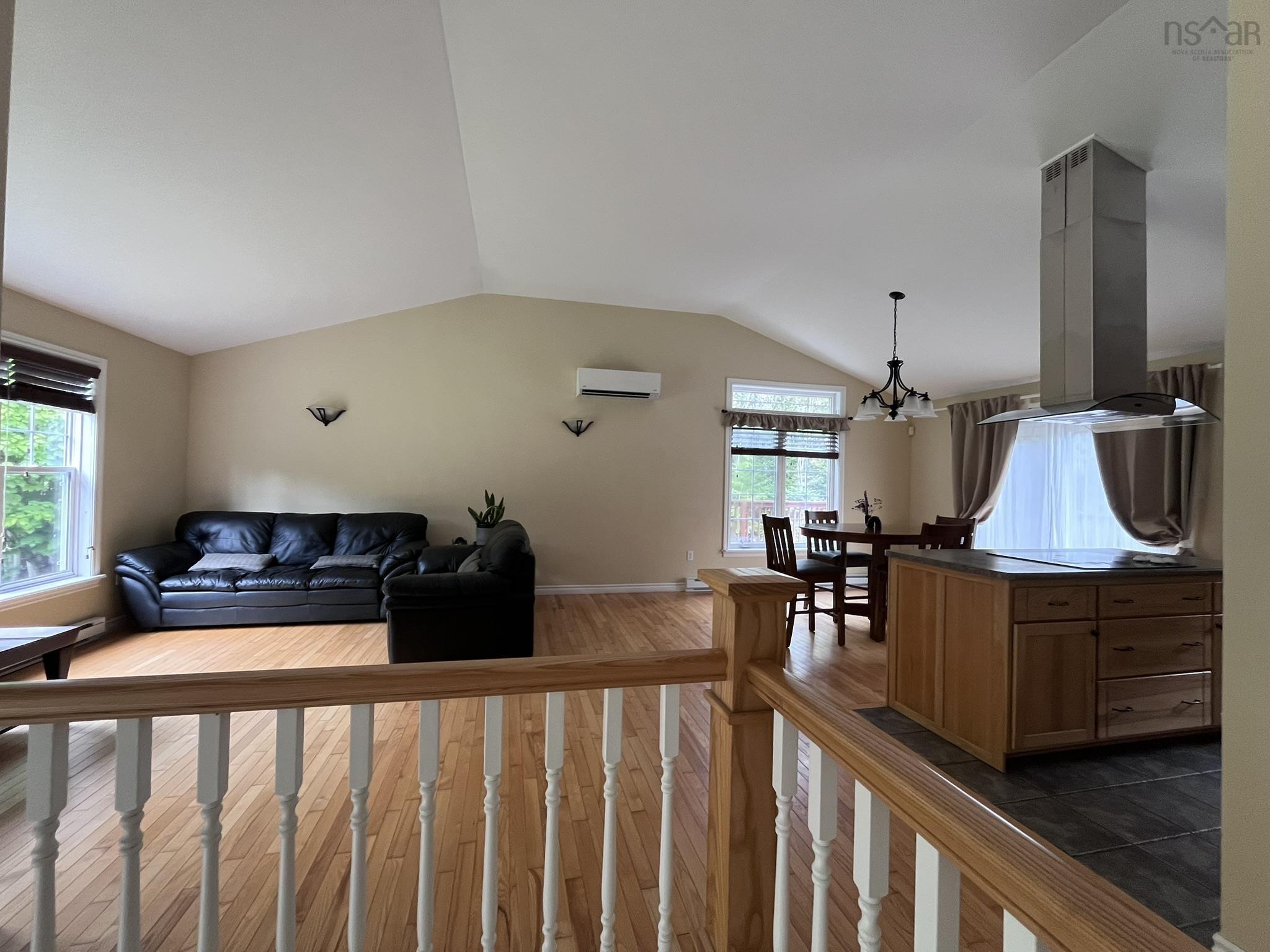 $574,900.00: 586 WEST PORTERS LAKE Road, Porters Lake