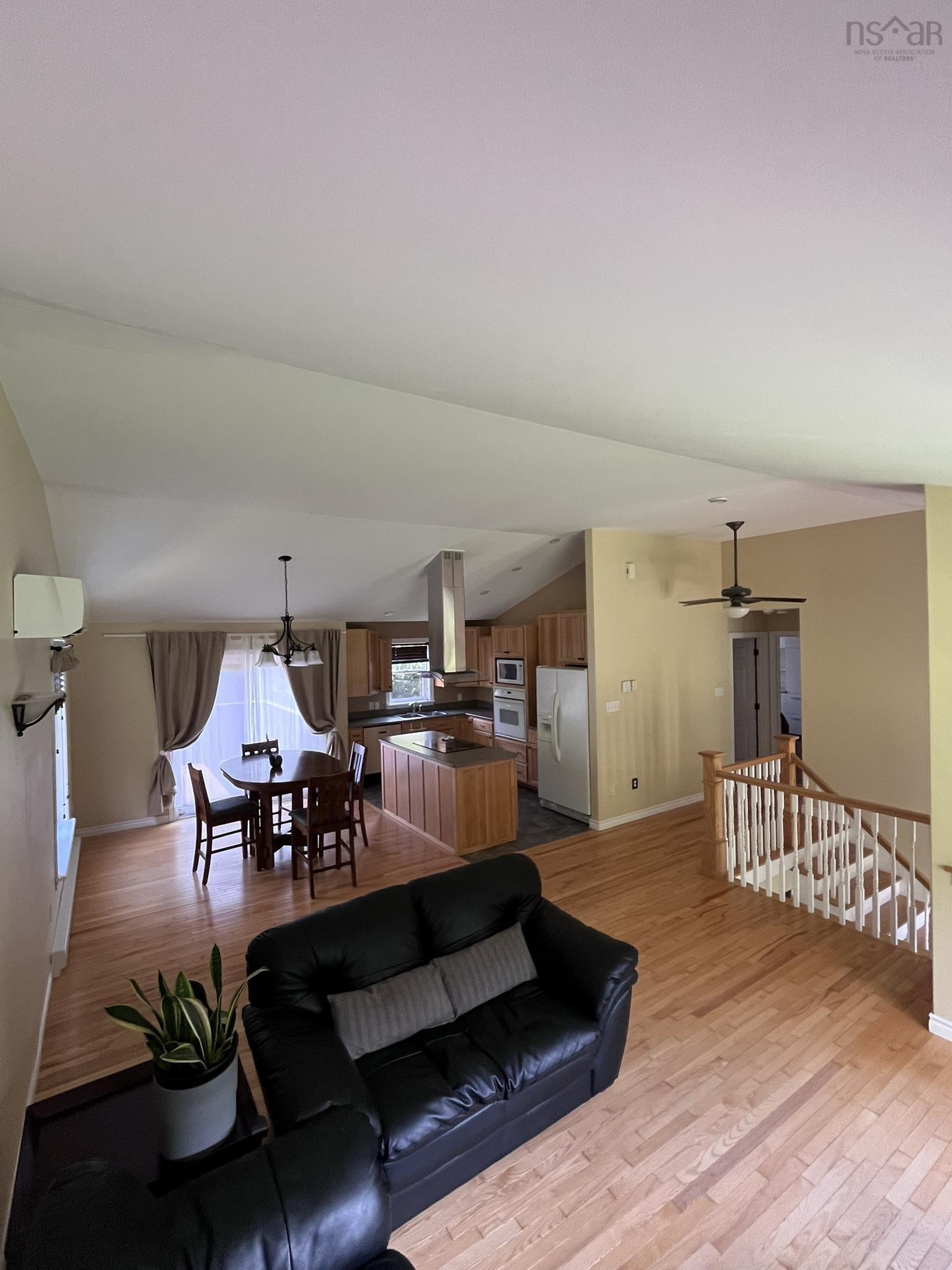 $574,900.00: 586 WEST PORTERS LAKE Road, Porters Lake