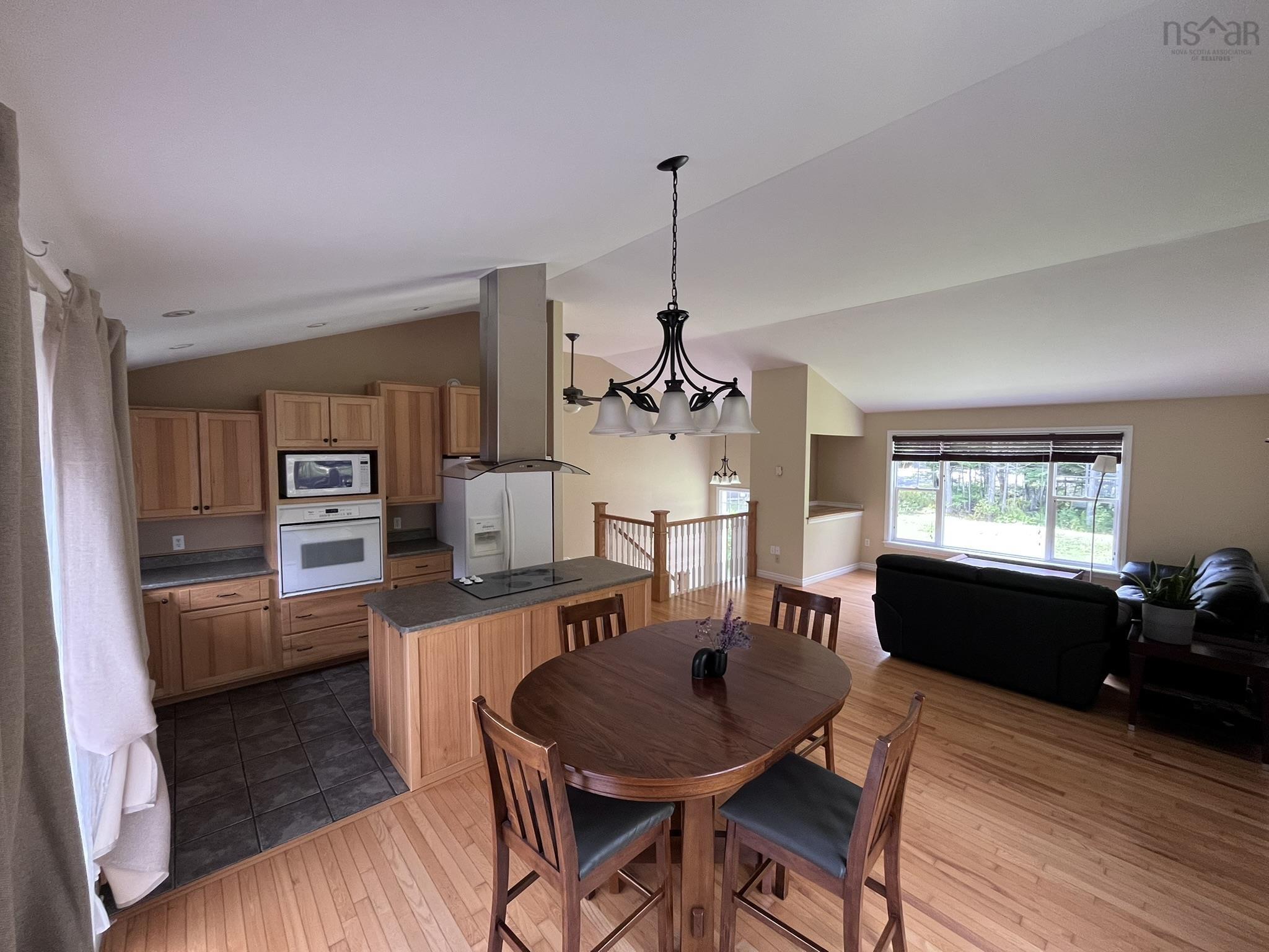 $574,900.00: 586 WEST PORTERS LAKE Road, Porters Lake