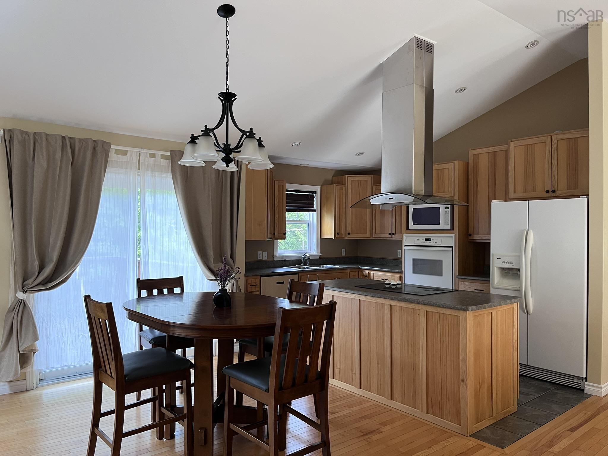 $574,900.00: 586 WEST PORTERS LAKE Road, Porters Lake