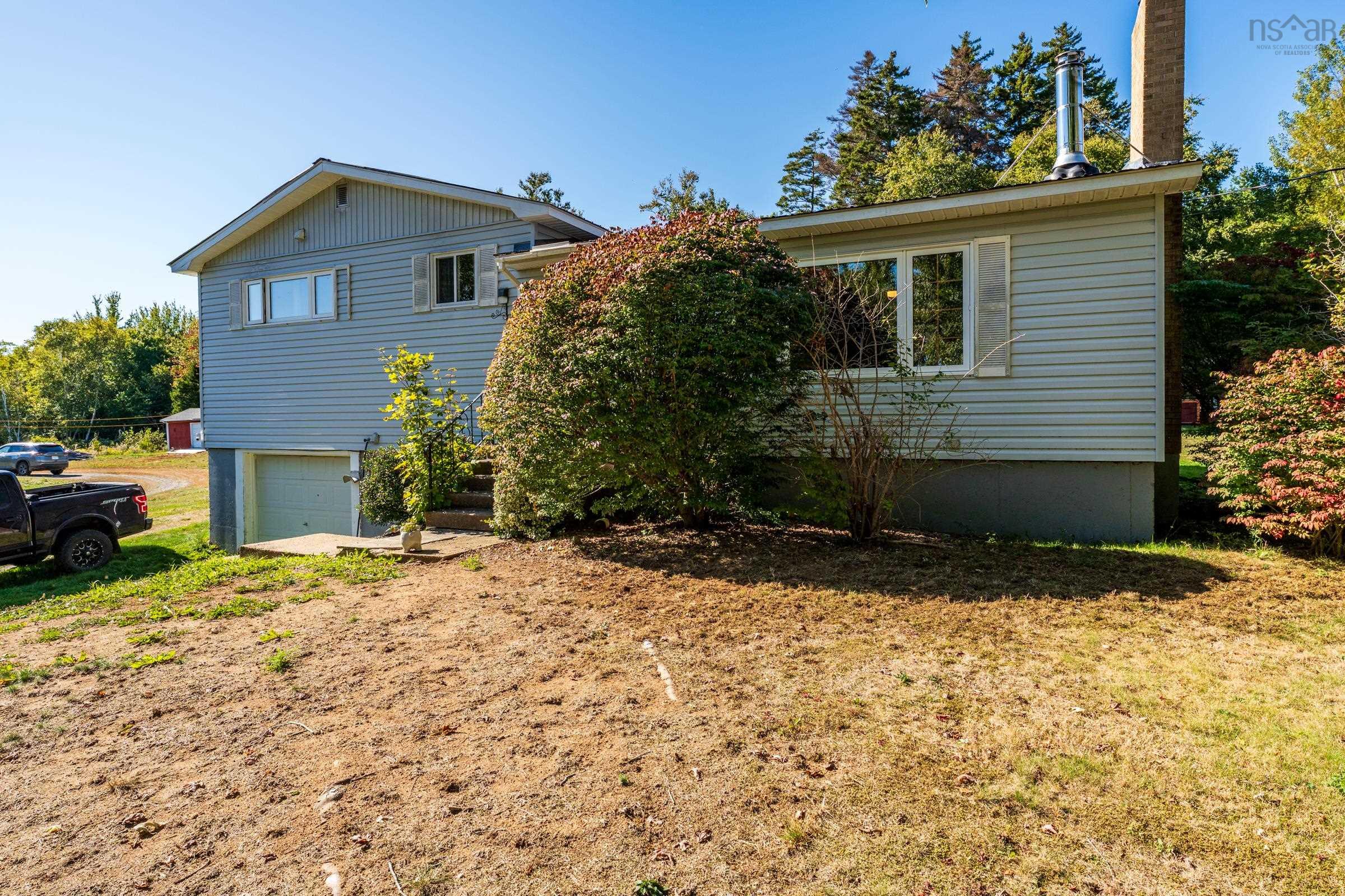 $319,000.00: 1530 Riverside Road, New Edinburgh