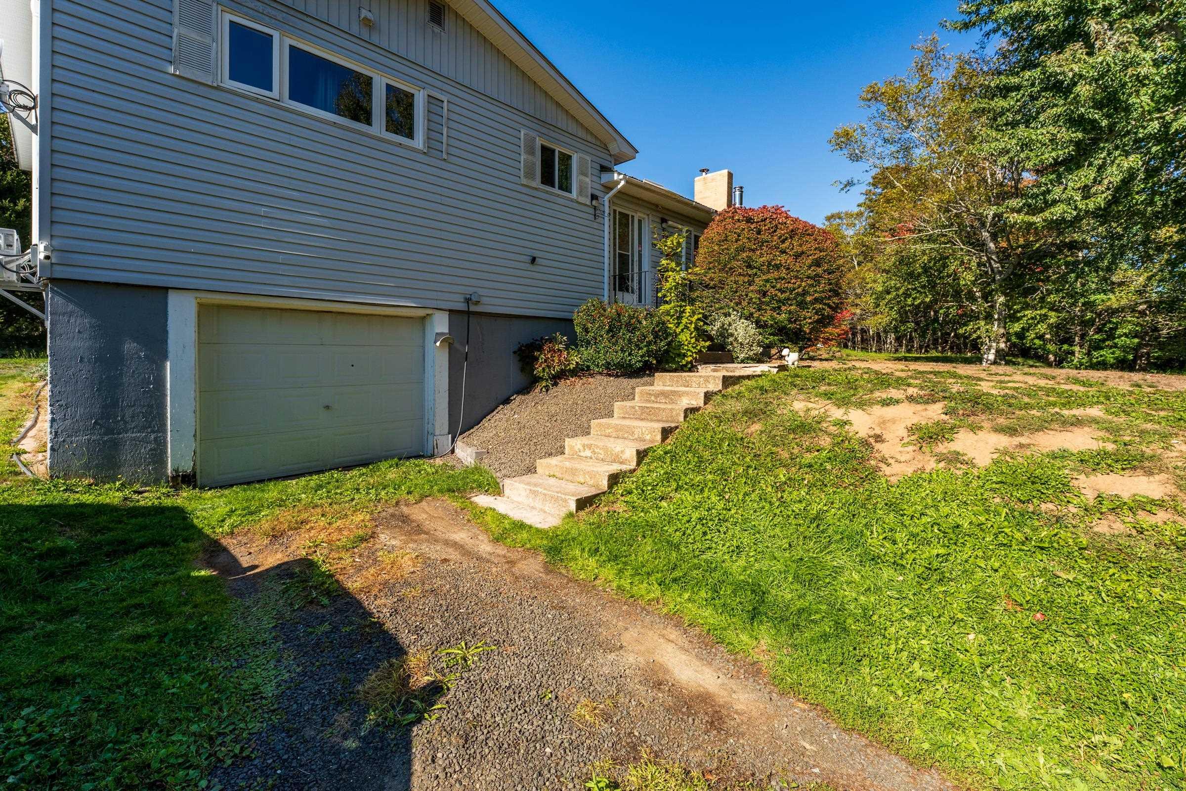 $319,000.00: 1530 Riverside Road, New Edinburgh