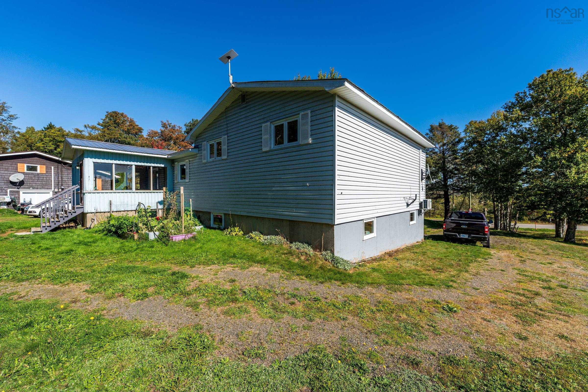 $319,000.00: 1530 Riverside Road, New Edinburgh