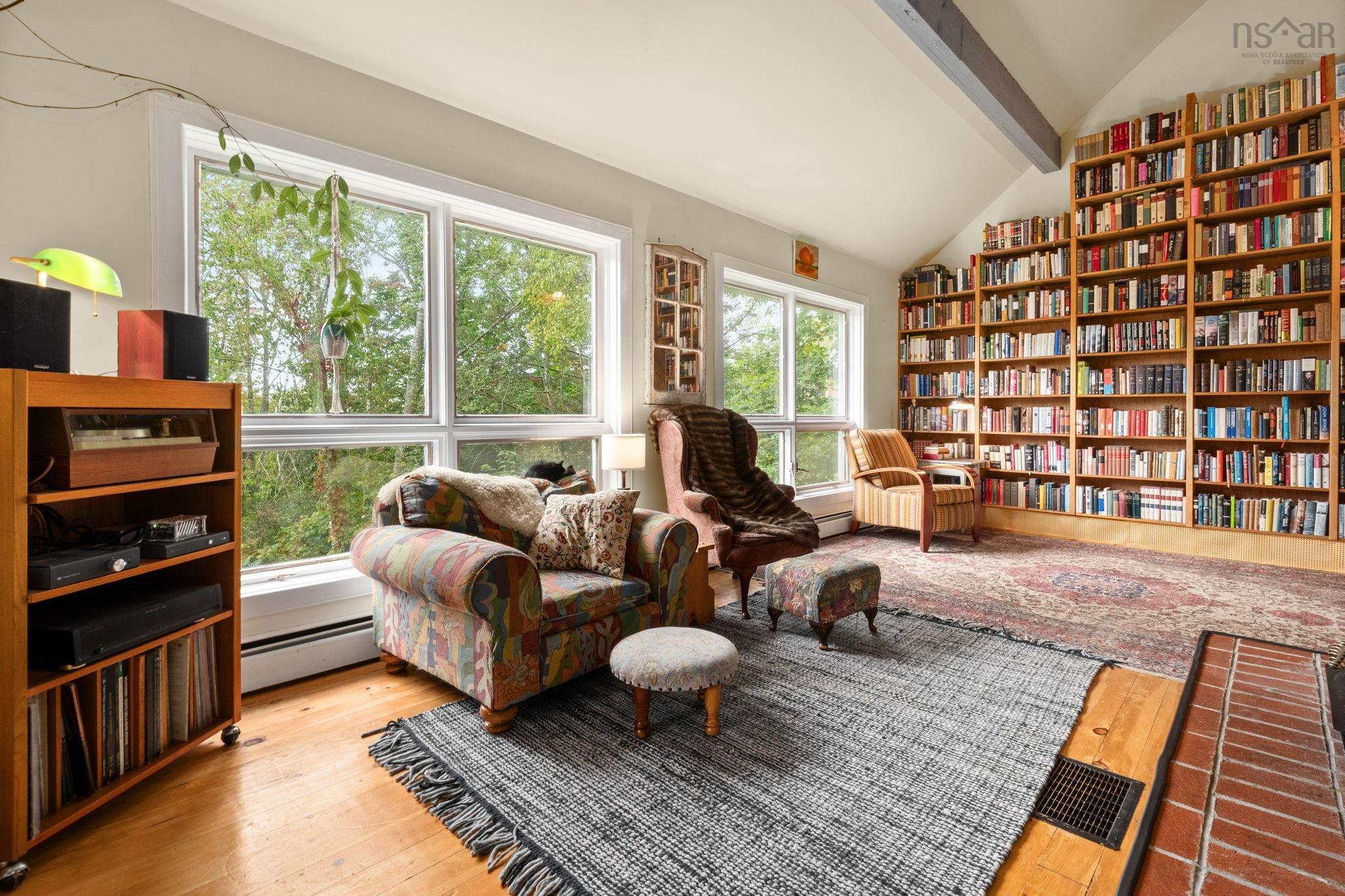 $449,900.00: 162 Lakewood Dr, Brooklyn