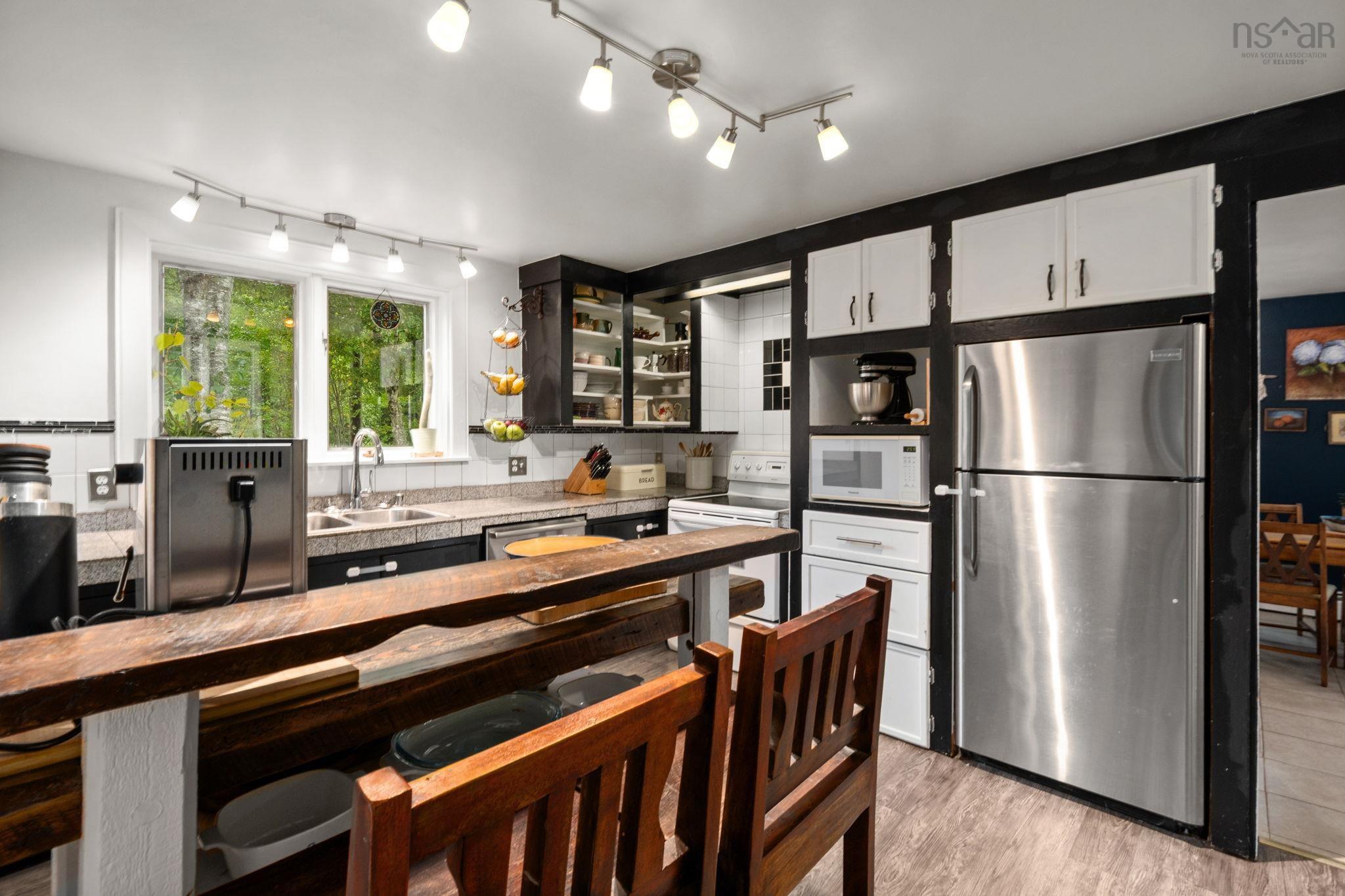 $449,900.00: 162 Lakewood Dr, Brooklyn